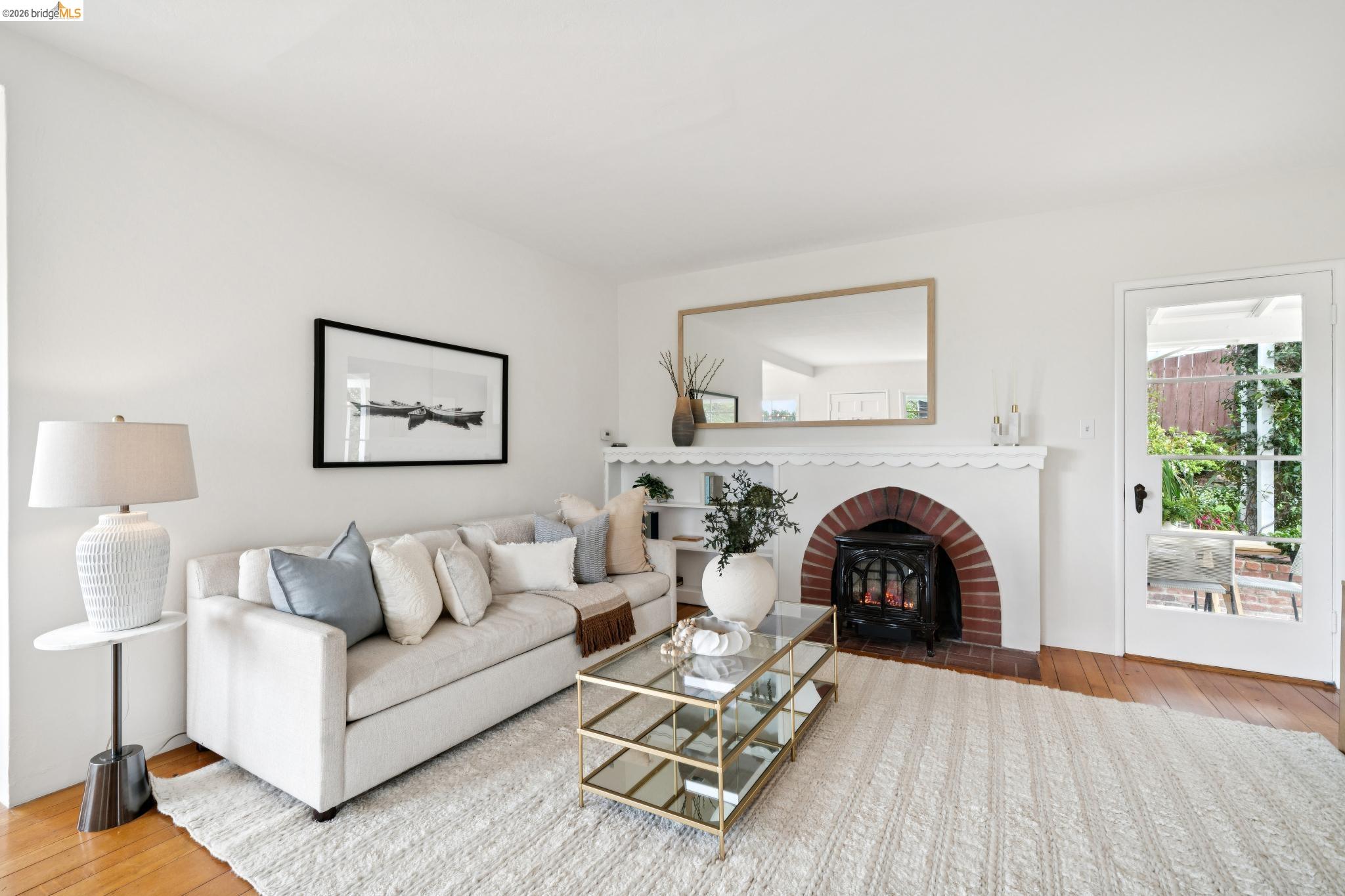 Detail Gallery Image 8 of 60 For 4200 Mountain View Ave, Oakland,  CA 94605 - 3 Beds | 2 Baths