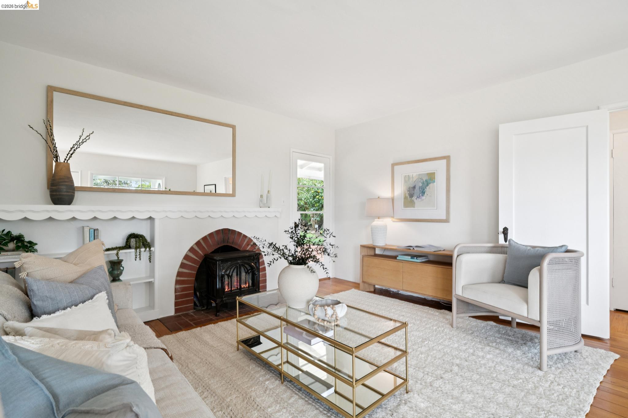 Detail Gallery Image 9 of 60 For 4200 Mountain View Ave, Oakland,  CA 94605 - 3 Beds | 2 Baths