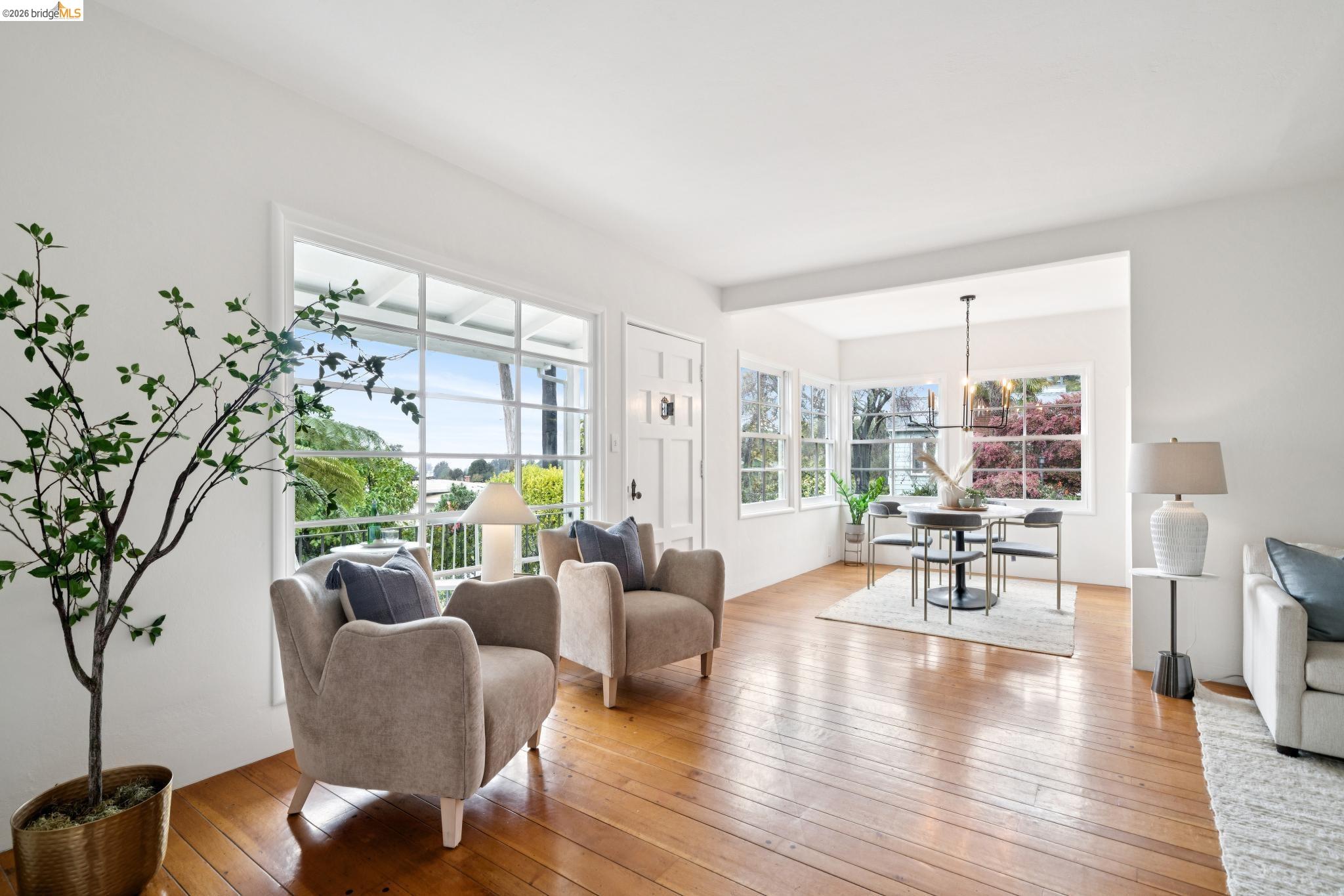 Detail Gallery Image 10 of 60 For 4200 Mountain View Ave, Oakland,  CA 94605 - 3 Beds | 2 Baths