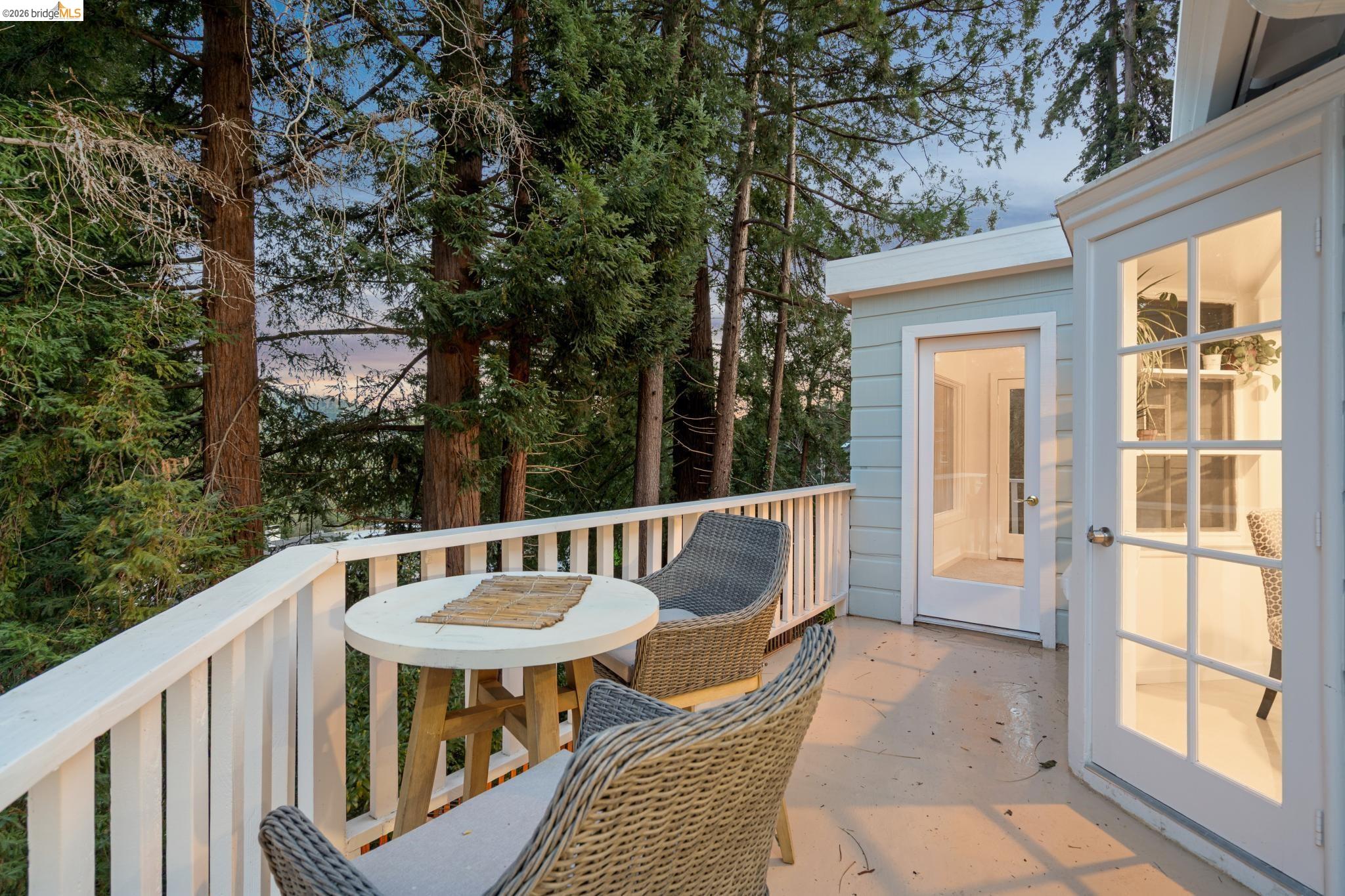 Detail Gallery Image 13 of 58 For 5922 Bruns Ct, Oakland,  CA 94611 - – Beds | – Baths