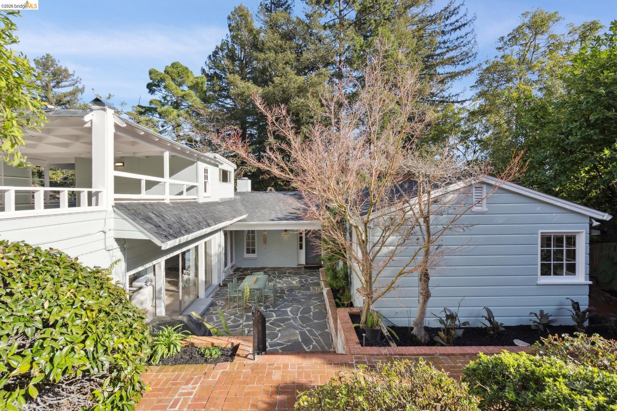 Detail Gallery Image 18 of 58 For 5922 Bruns Ct, Oakland,  CA 94611 - – Beds | – Baths