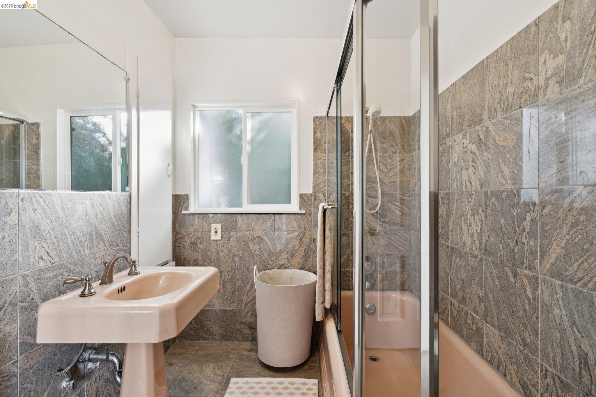 Detail Gallery Image 52 of 58 For 5922 Bruns Ct, Oakland,  CA 94611 - – Beds | – Baths