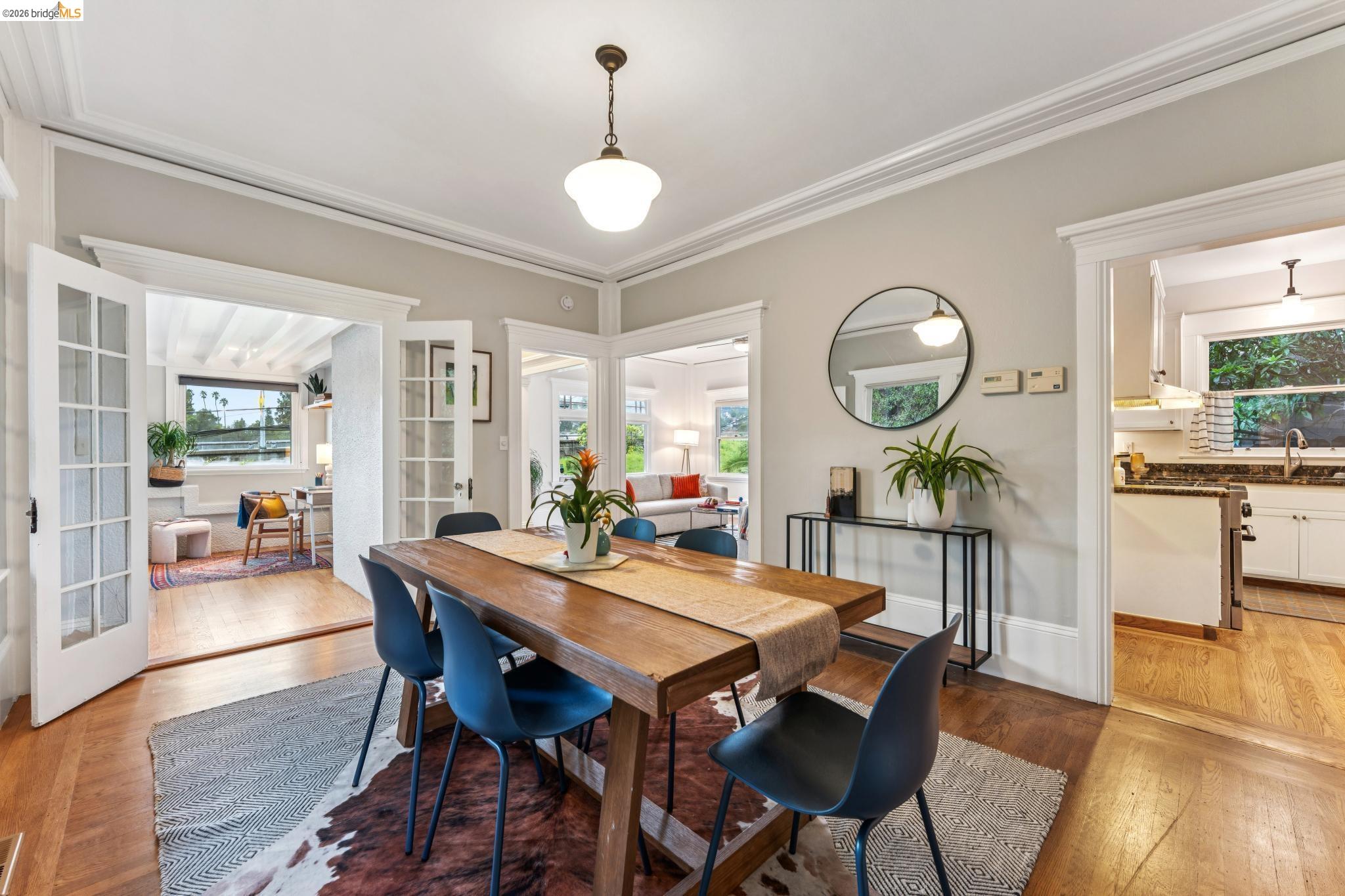 Detail Gallery Image 11 of 49 For 5941 Keith Ave, Oakland,  CA 94618 - 2 Beds | 1/1 Baths