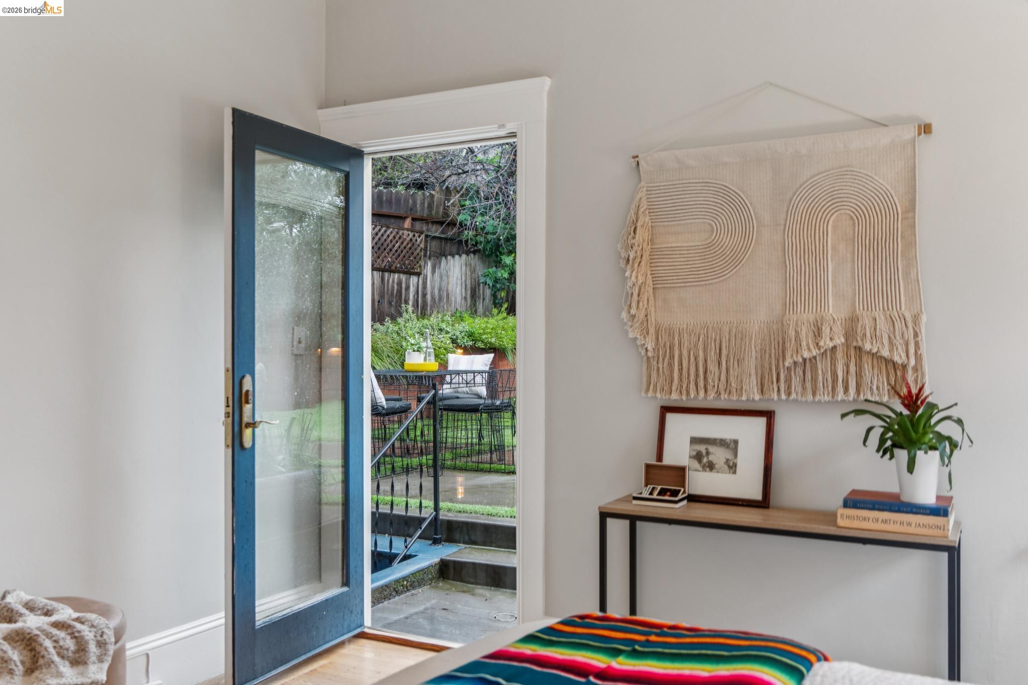 Detail Gallery Image 20 of 49 For 5941 Keith Ave, Oakland,  CA 94618 - 2 Beds | 1/1 Baths