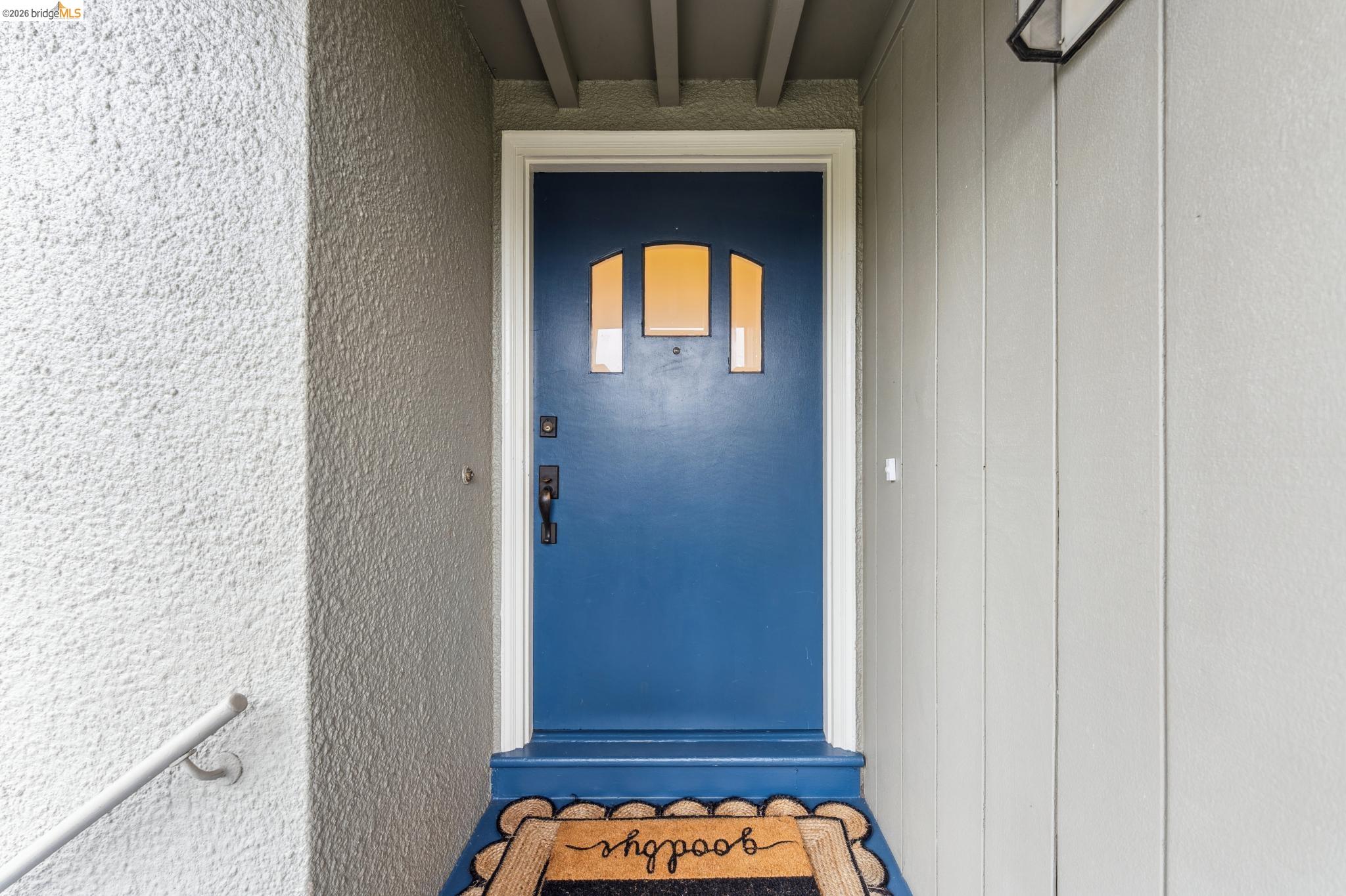 Detail Gallery Image 3 of 49 For 5941 Keith Ave, Oakland,  CA 94618 - 2 Beds | 1/1 Baths