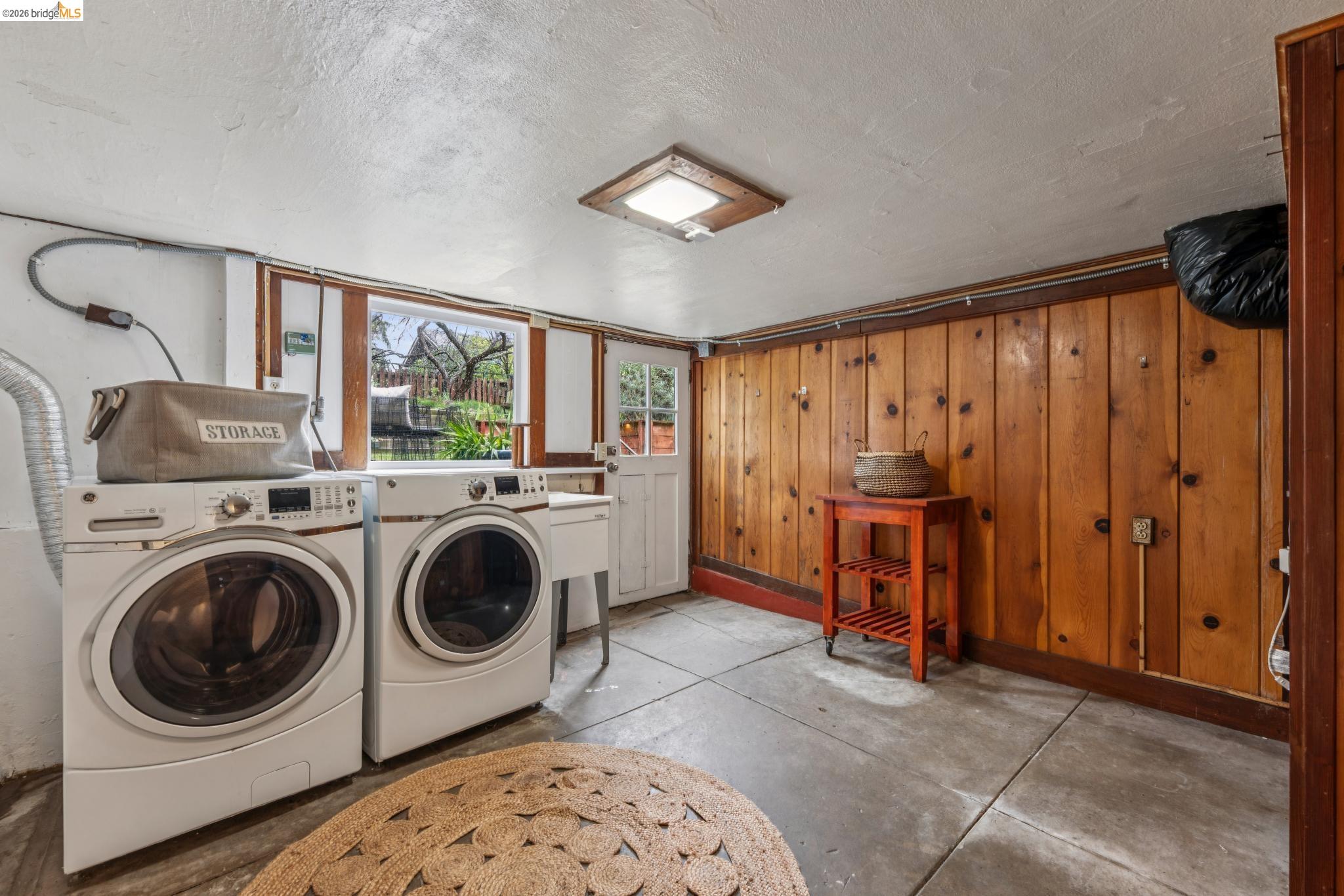 Detail Gallery Image 27 of 49 For 5941 Keith Ave, Oakland,  CA 94618 - 2 Beds | 1/1 Baths