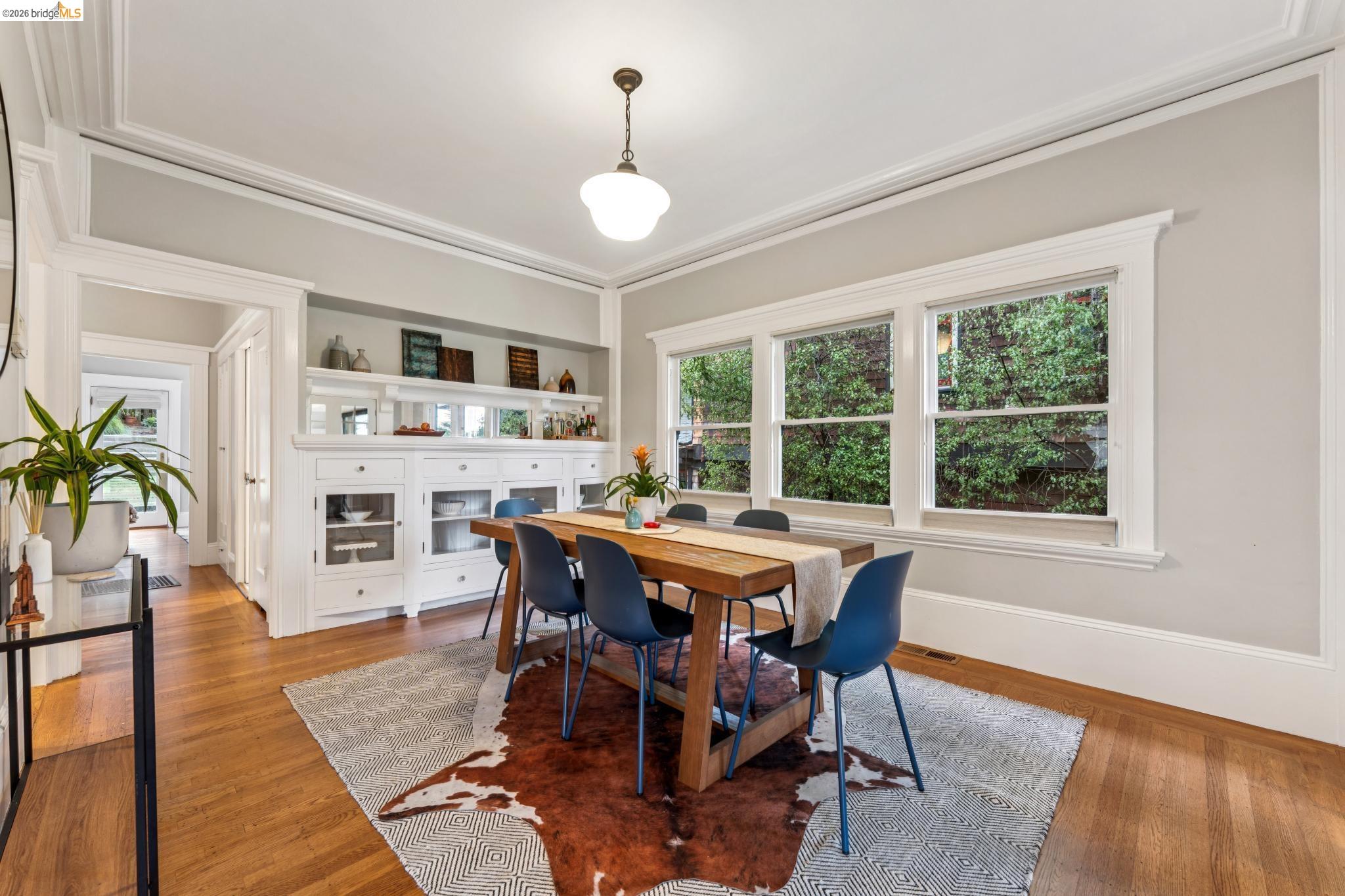 Detail Gallery Image 9 of 49 For 5941 Keith Ave, Oakland,  CA 94618 - 2 Beds | 1/1 Baths