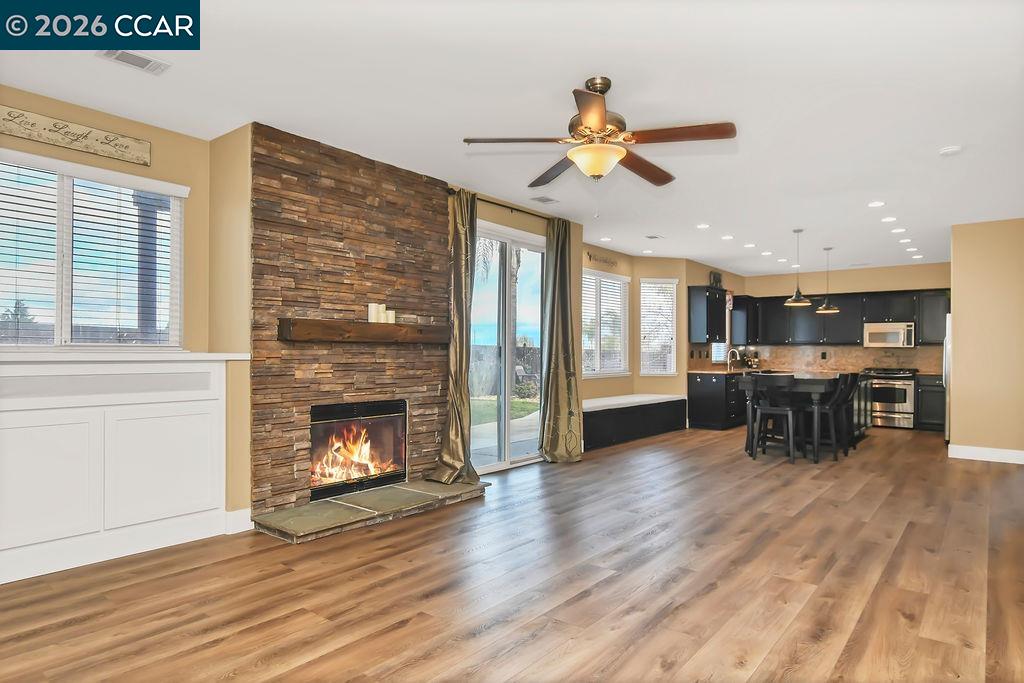 Detail Gallery Image 11 of 42 For 361 Clove Way, Oakley,  CA 94561 - 3 Beds | 2/1 Baths