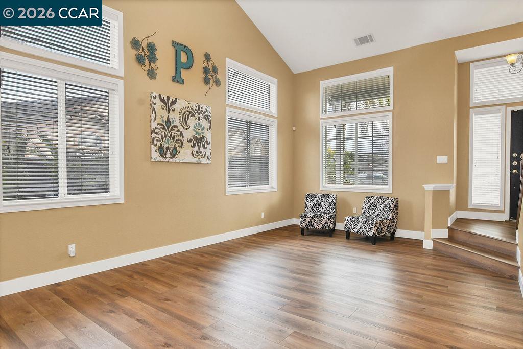 Detail Gallery Image 5 of 42 For 361 Clove Way, Oakley,  CA 94561 - 3 Beds | 2/1 Baths