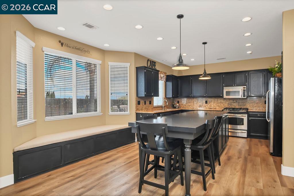 Detail Gallery Image 6 of 42 For 361 Clove Way, Oakley,  CA 94561 - 3 Beds | 2/1 Baths