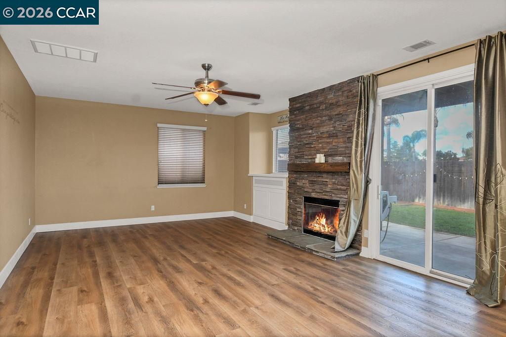 Detail Gallery Image 10 of 42 For 361 Clove Way, Oakley,  CA 94561 - 3 Beds | 2/1 Baths