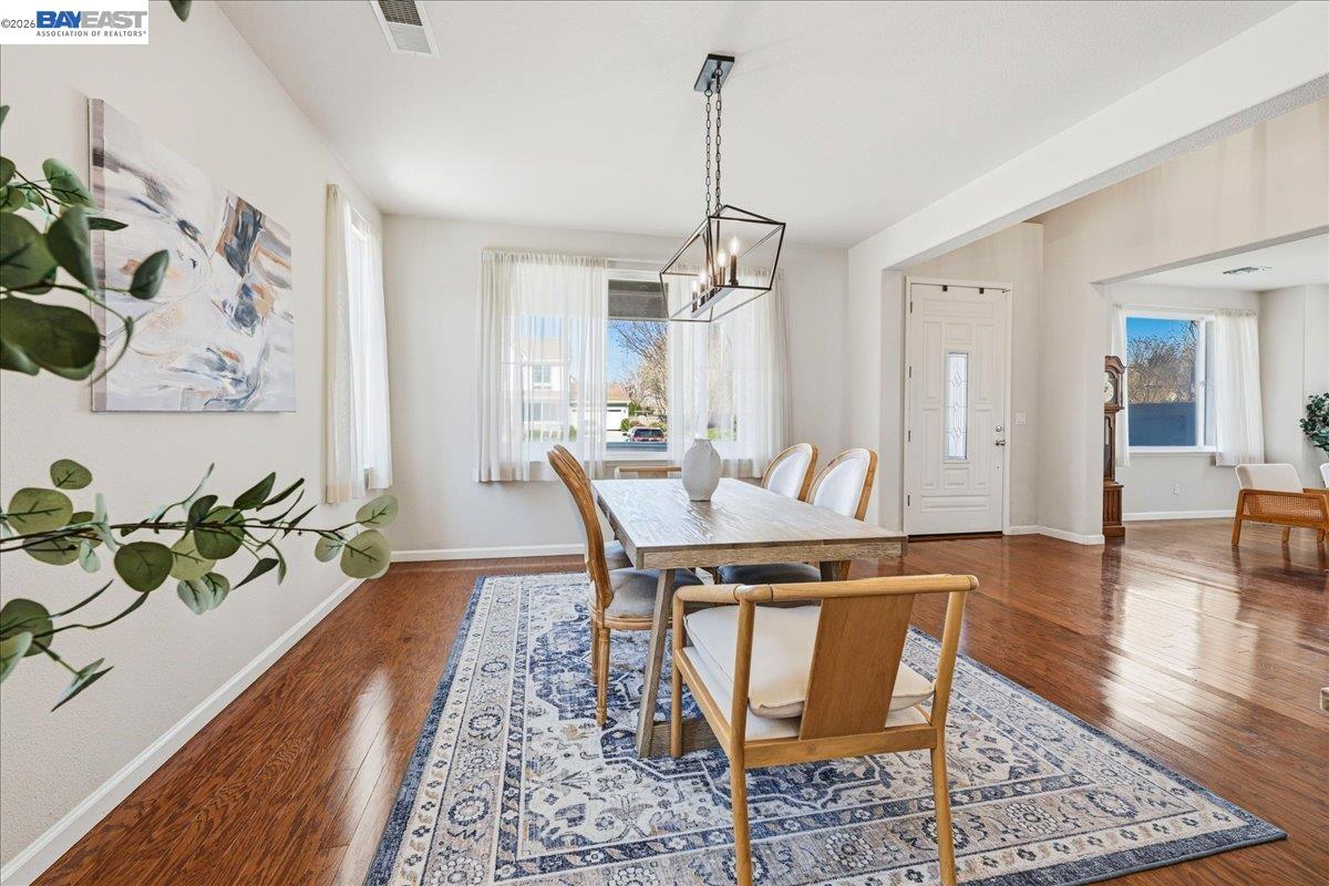 Detail Gallery Image 13 of 58 For 158 Bryant Ct, Mountain House,  CA 95391 - 5 Beds | 3 Baths