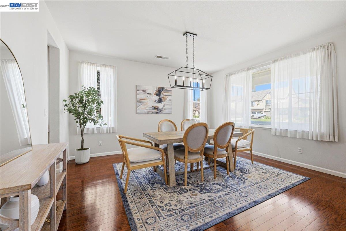 Detail Gallery Image 14 of 58 For 158 Bryant Ct, Mountain House,  CA 95391 - 5 Beds | 3 Baths