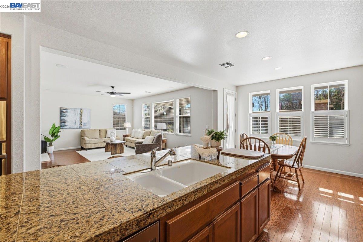 Detail Gallery Image 27 of 58 For 158 Bryant Ct, Mountain House,  CA 95391 - 5 Beds | 3 Baths