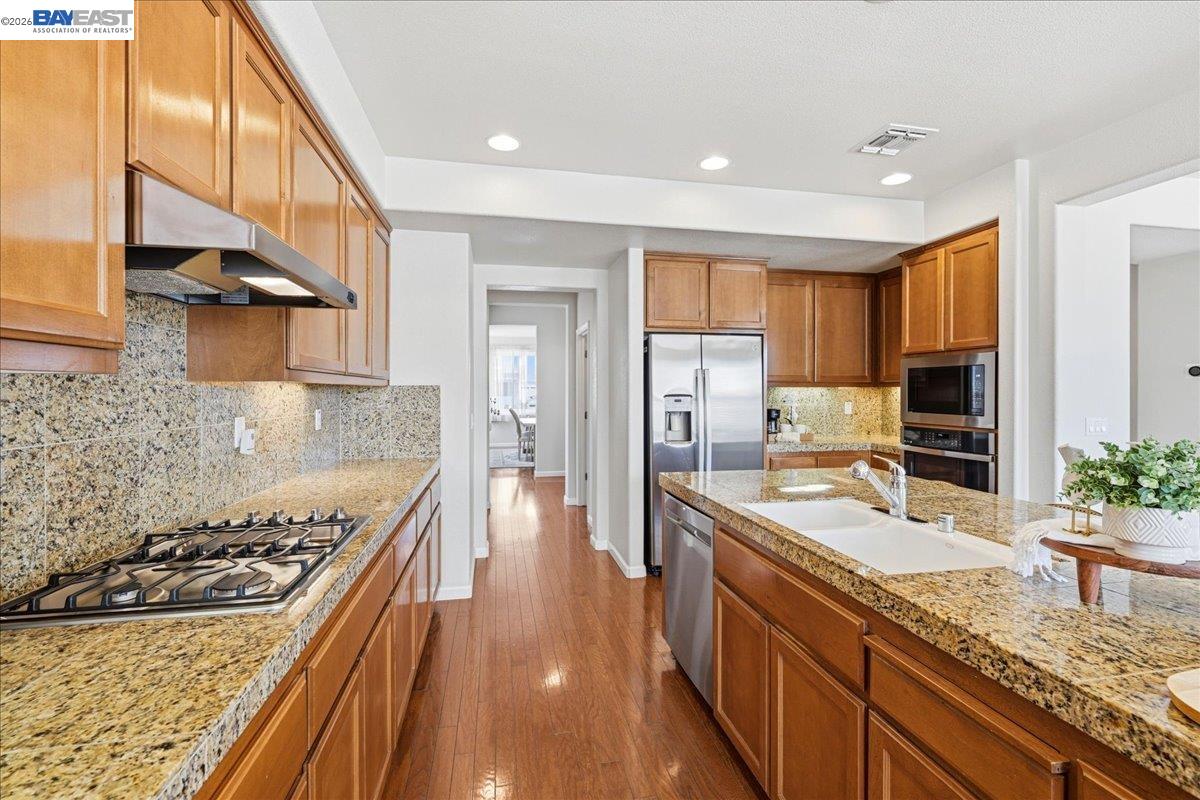 Detail Gallery Image 28 of 58 For 158 Bryant Ct, Mountain House,  CA 95391 - 5 Beds | 3 Baths