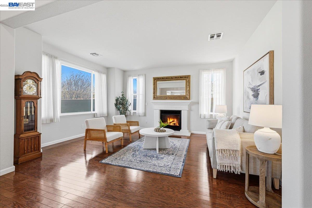 Detail Gallery Image 8 of 58 For 158 Bryant Ct, Mountain House,  CA 95391 - 5 Beds | 3 Baths