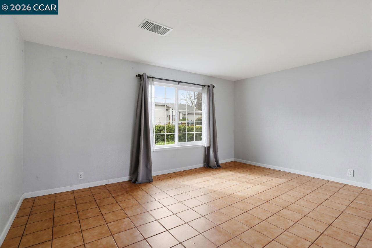 Detail Gallery Image 16 of 39 For 207 Arlington Way, Vacaville,  CA 95687 - 4 Beds | 2/1 Baths