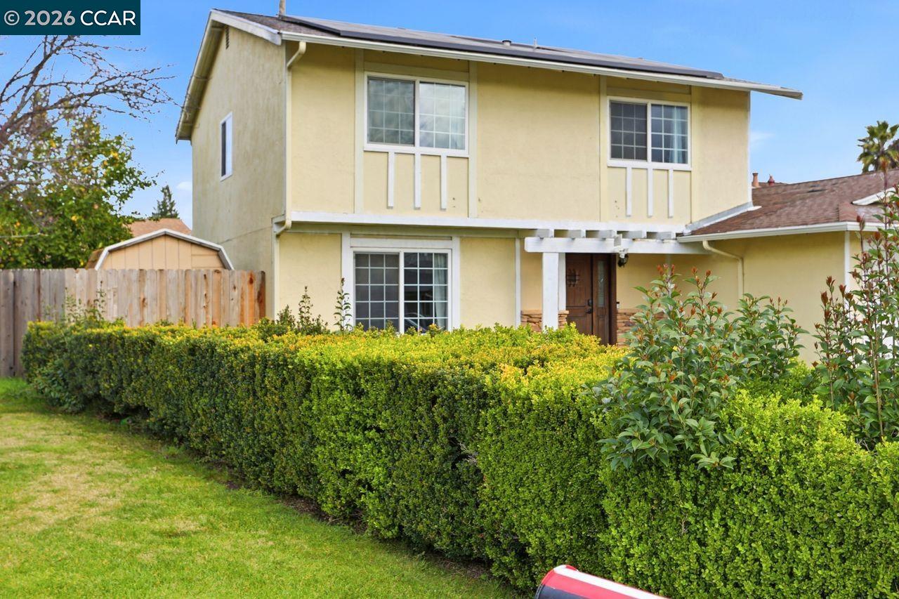 Detail Gallery Image 3 of 39 For 207 Arlington Way, Vacaville,  CA 95687 - 4 Beds | 2/1 Baths