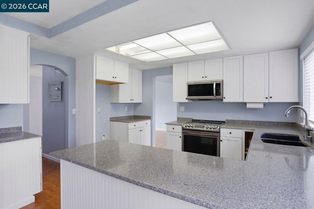 Detail Gallery Image 10 of 39 For 207 Arlington Way, Vacaville,  CA 95687 - 4 Beds | 2/1 Baths