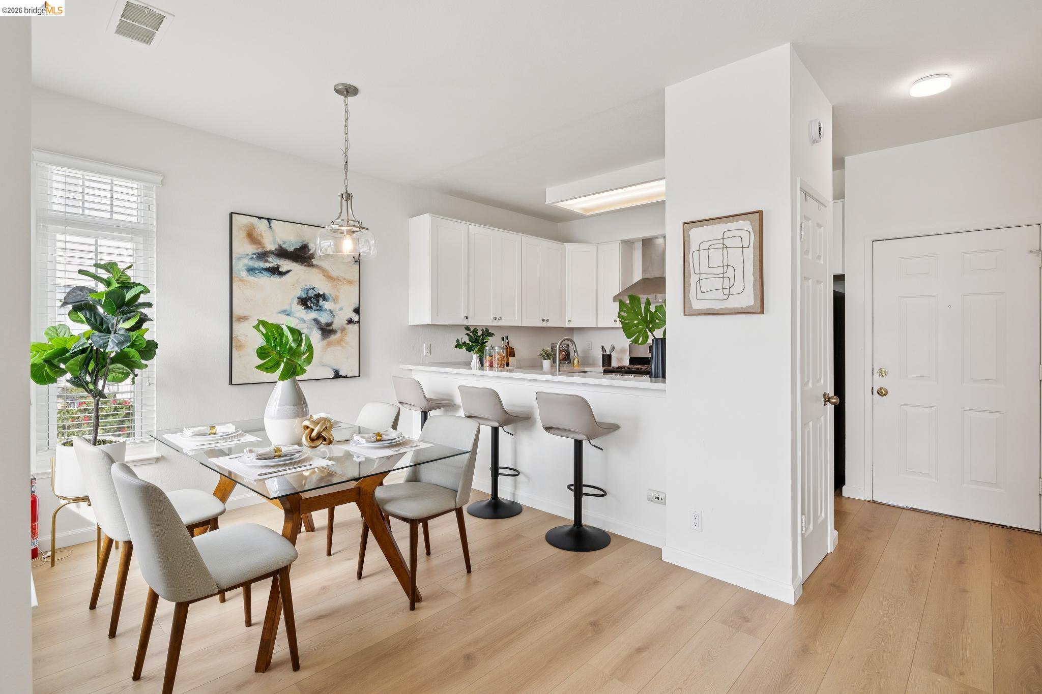 Detail Gallery Image 16 of 56 For 306 Commodore Dr, Richmond,  CA 94804 - 2 Beds | 2/1 Baths