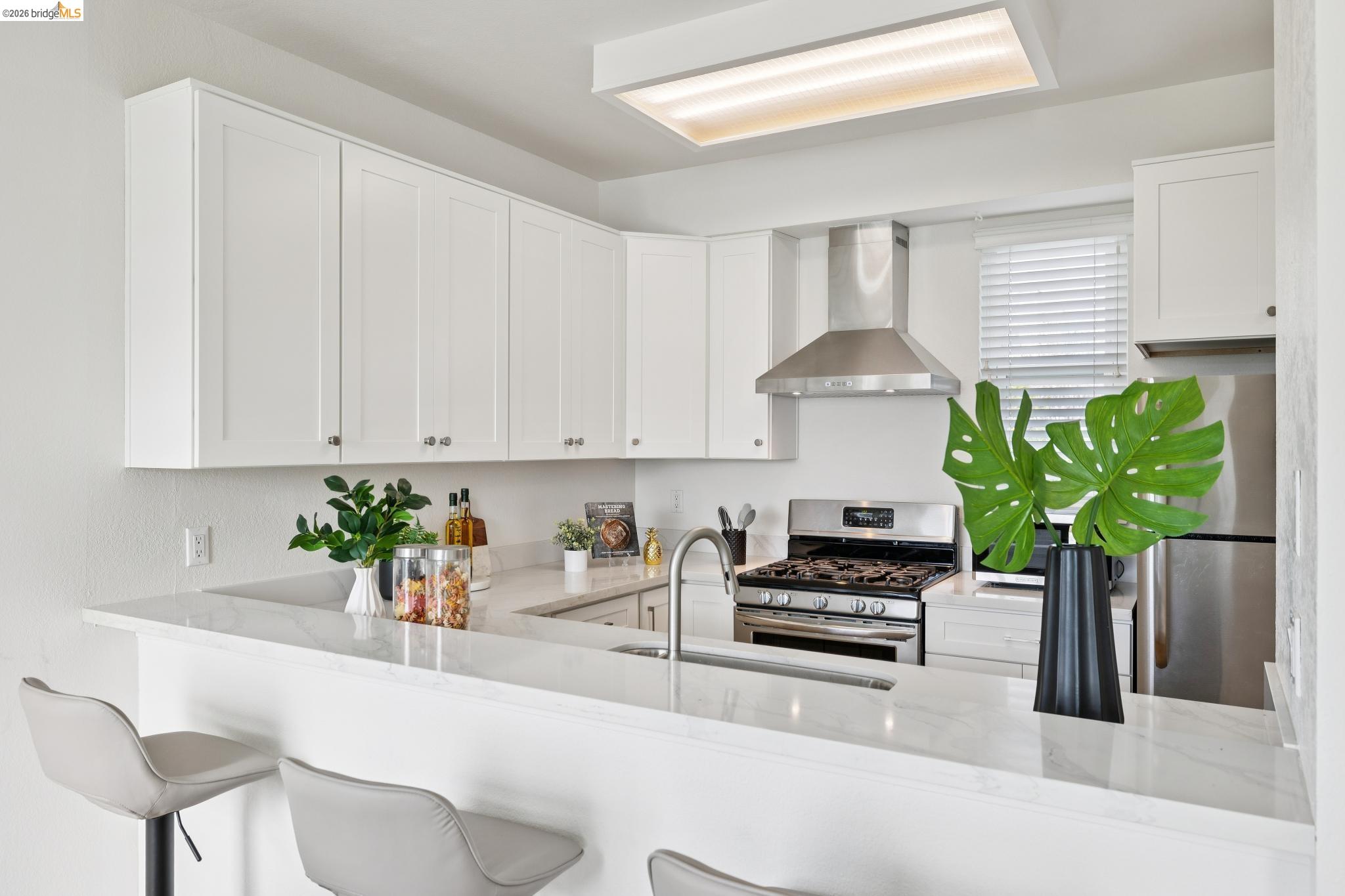 Detail Gallery Image 23 of 56 For 306 Commodore Dr, Richmond,  CA 94804 - 2 Beds | 2/1 Baths