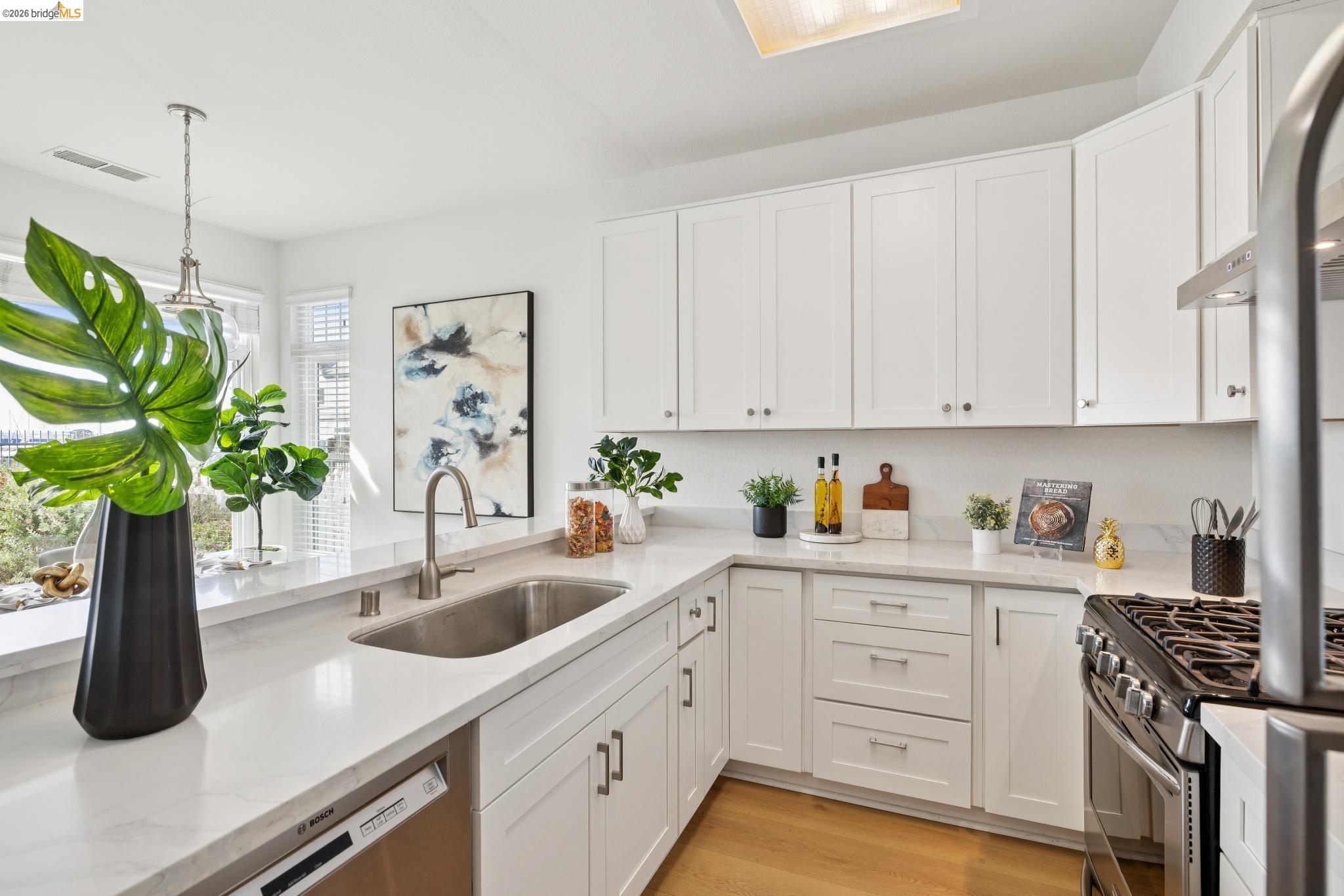 Detail Gallery Image 25 of 56 For 306 Commodore Dr, Richmond,  CA 94804 - 2 Beds | 2/1 Baths