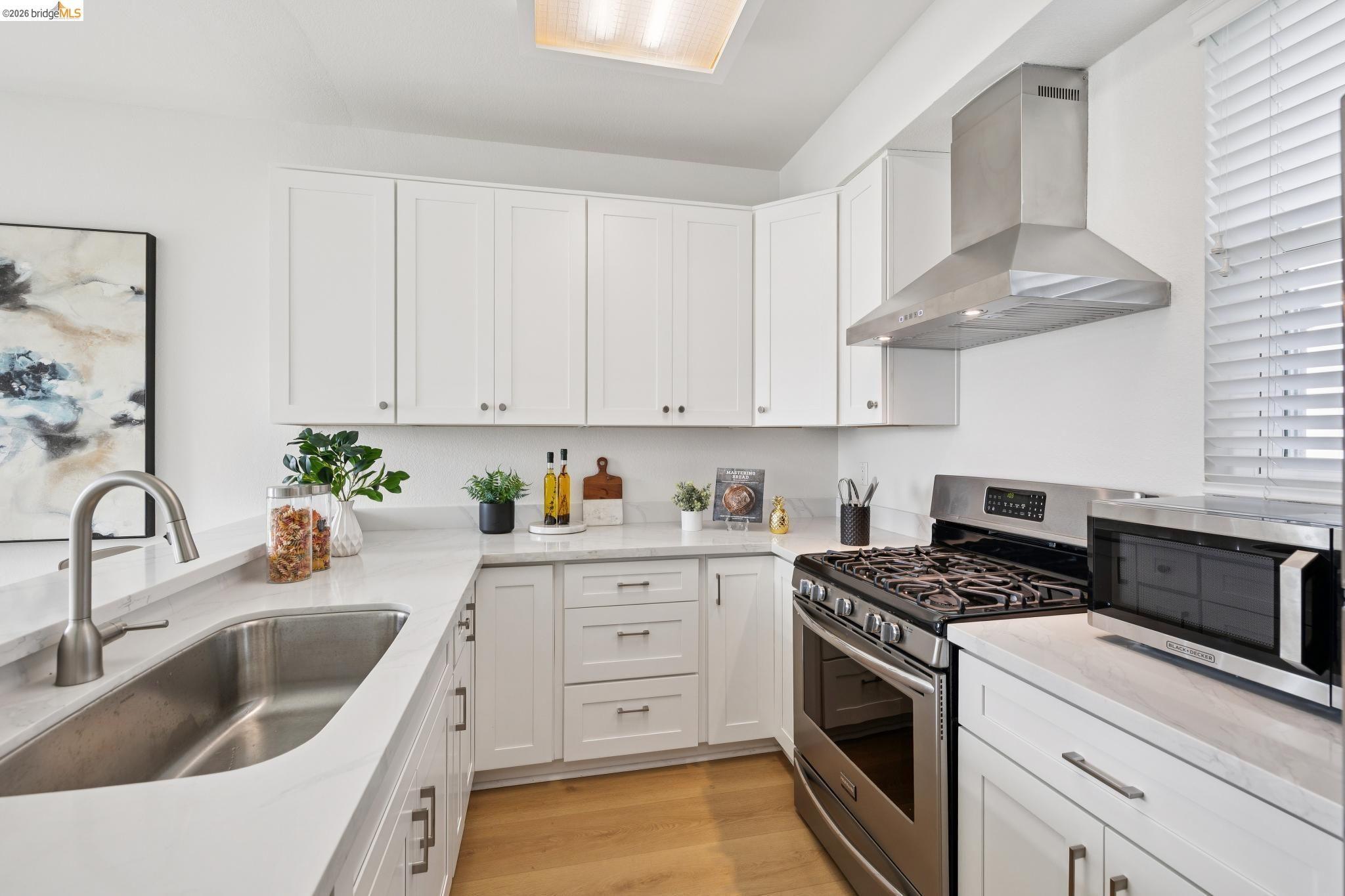 Detail Gallery Image 26 of 56 For 306 Commodore Dr, Richmond,  CA 94804 - 2 Beds | 2/1 Baths