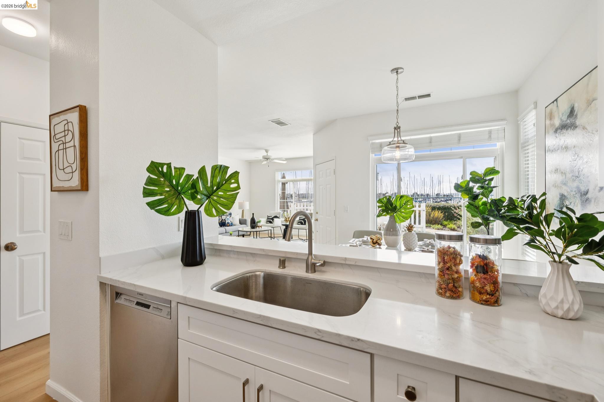 Detail Gallery Image 27 of 56 For 306 Commodore Dr, Richmond,  CA 94804 - 2 Beds | 2/1 Baths