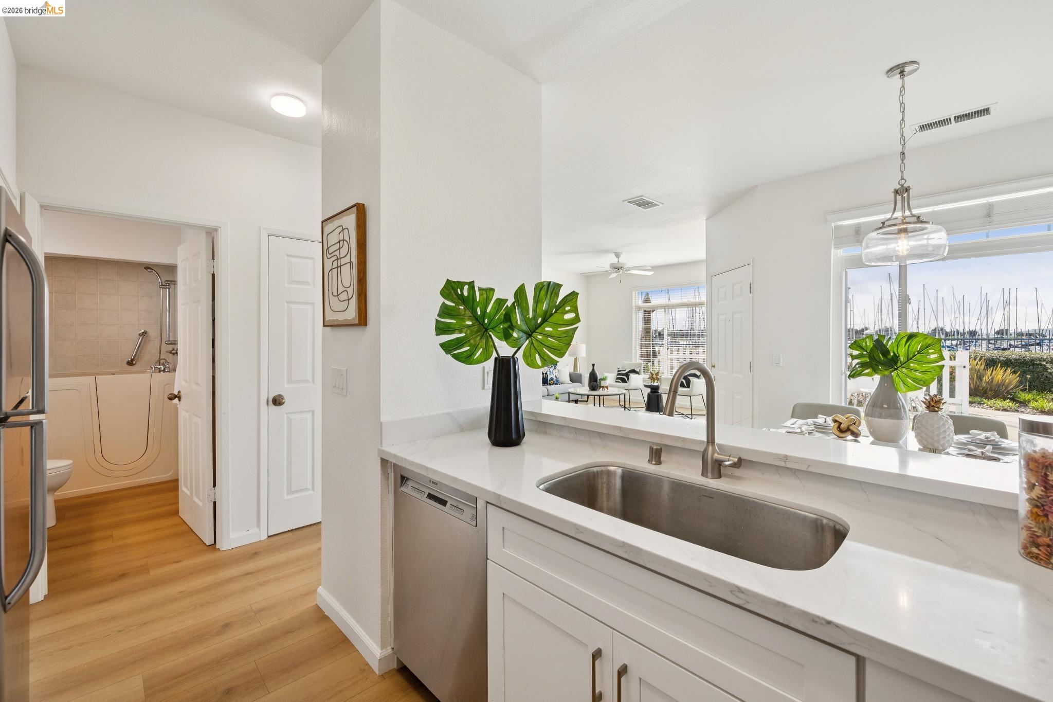Detail Gallery Image 28 of 56 For 306 Commodore Dr, Richmond,  CA 94804 - 2 Beds | 2/1 Baths