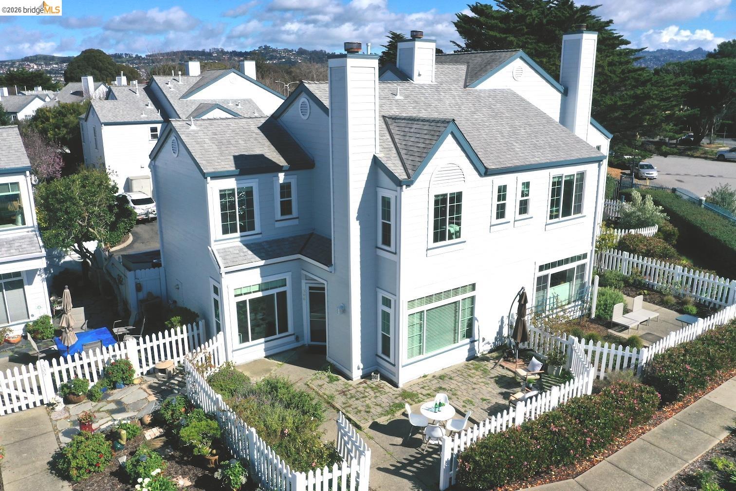 Detail Gallery Image 54 of 56 For 306 Commodore Dr, Richmond,  CA 94804 - 2 Beds | 2/1 Baths