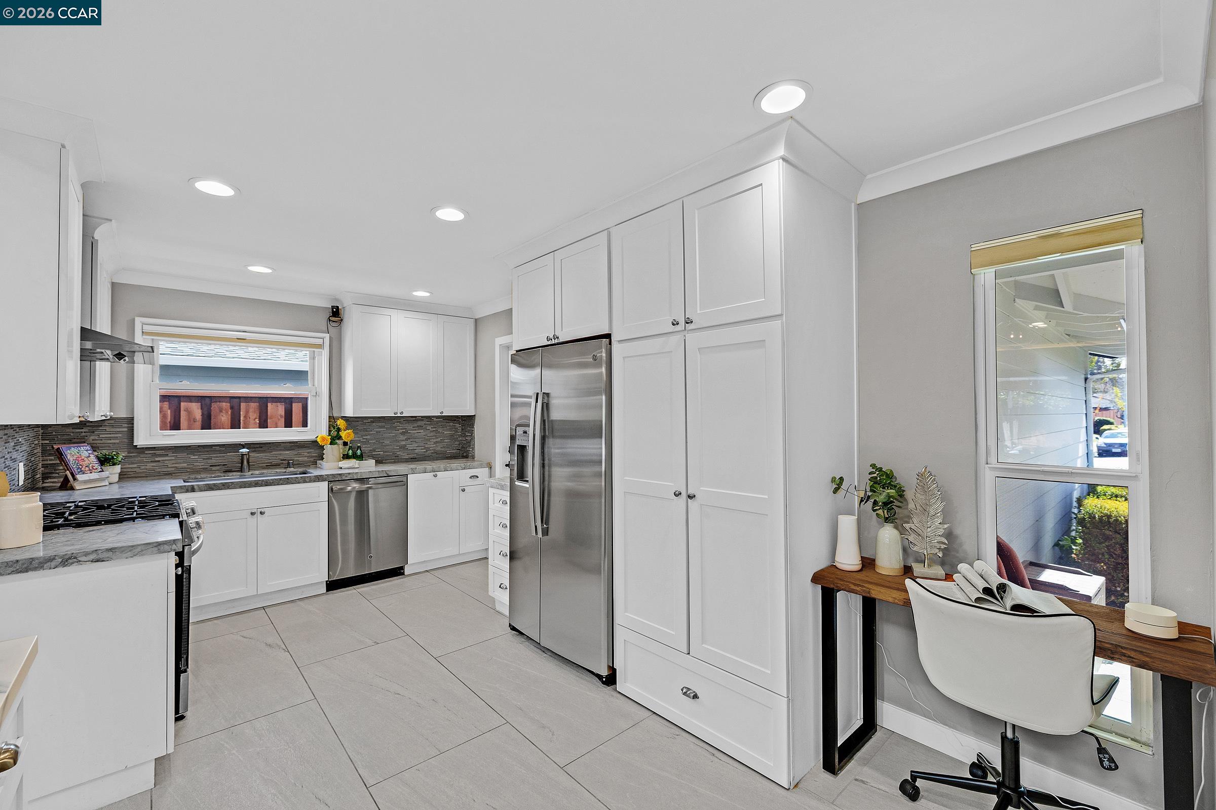 Detail Gallery Image 14 of 39 For 774 San Pablo Dr, Mountain View,  CA 94043 - 3 Beds | 2 Baths