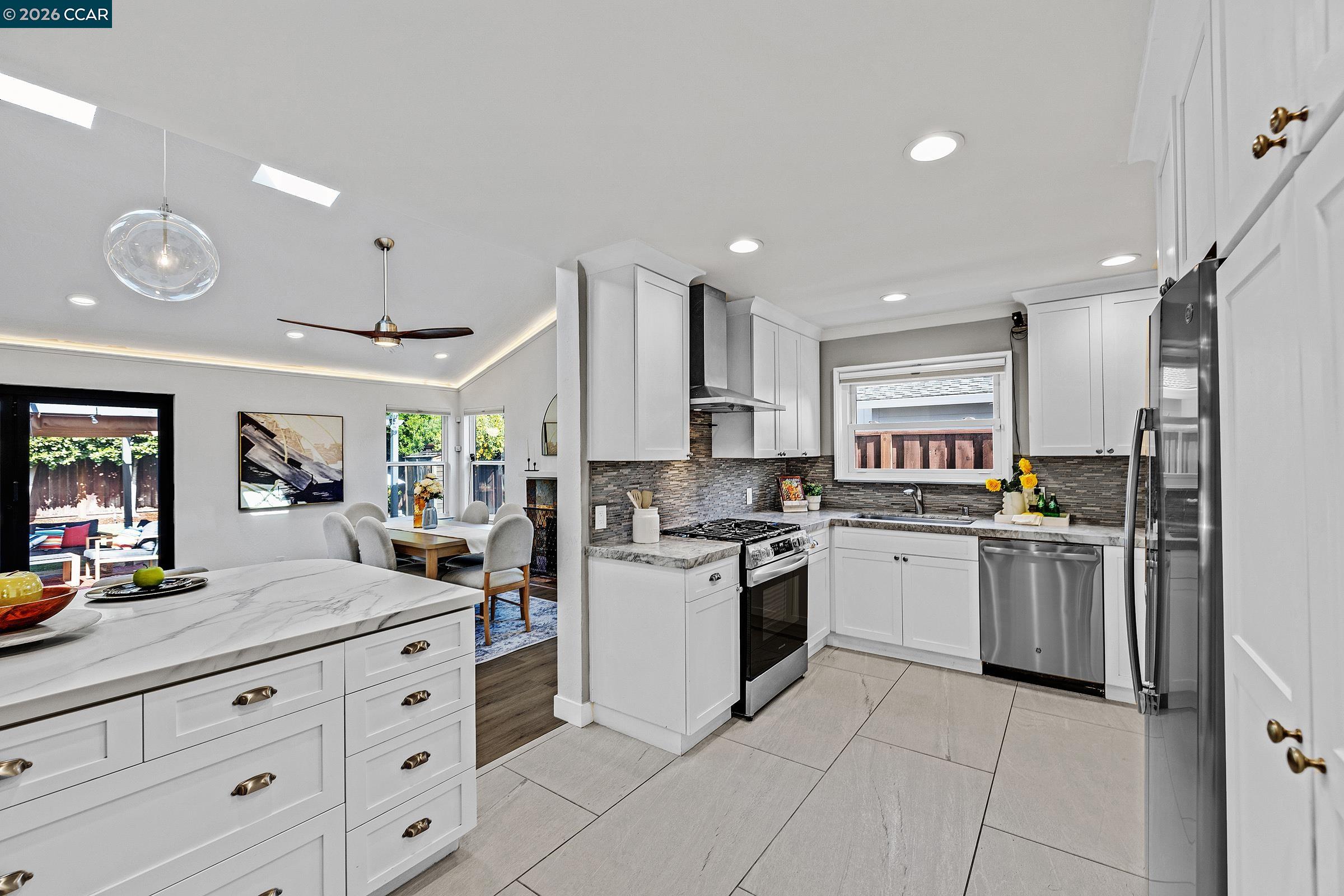 Detail Gallery Image 15 of 39 For 774 San Pablo Dr, Mountain View,  CA 94043 - 3 Beds | 2 Baths