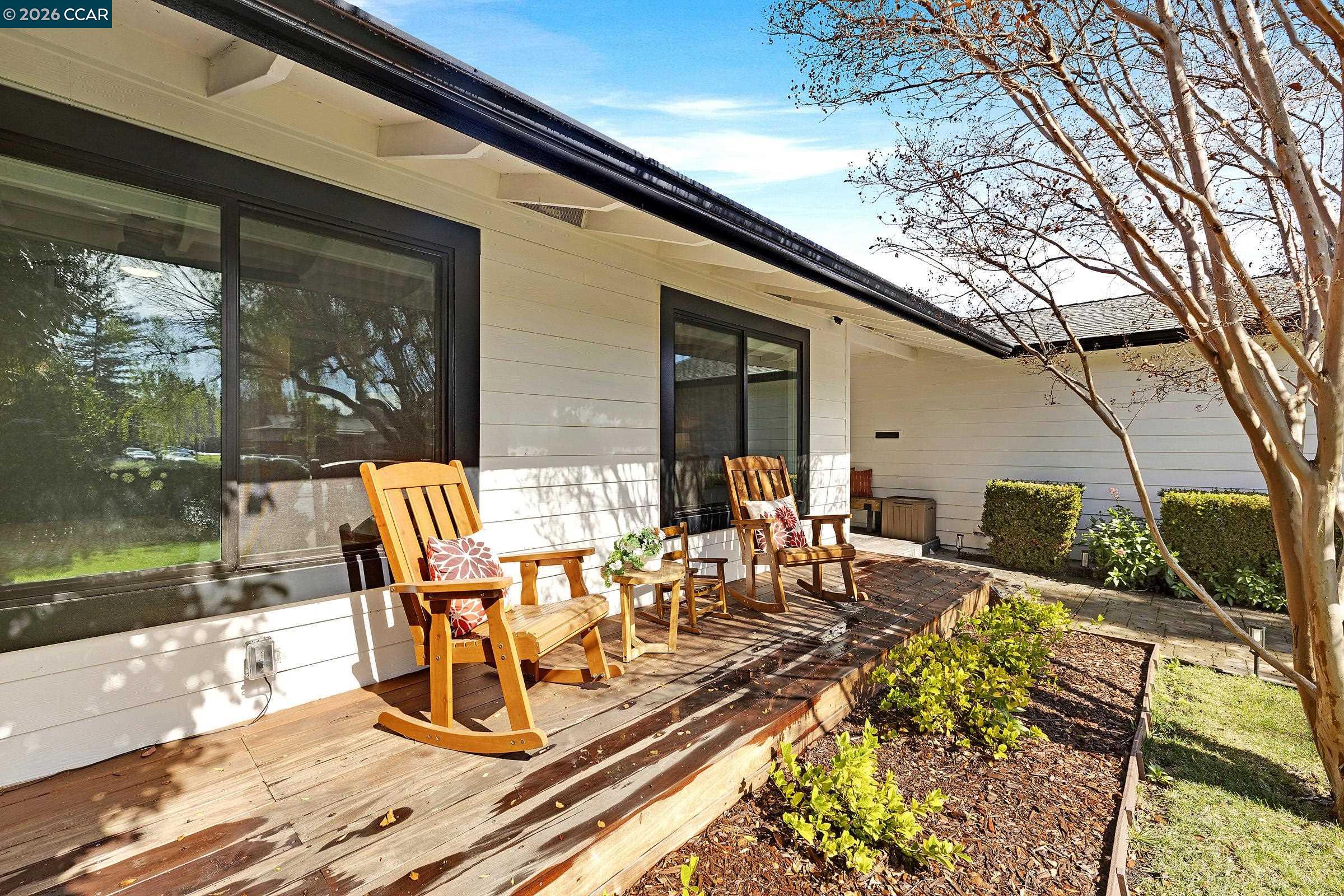 Detail Gallery Image 3 of 39 For 774 San Pablo Dr, Mountain View,  CA 94043 - 3 Beds | 2 Baths