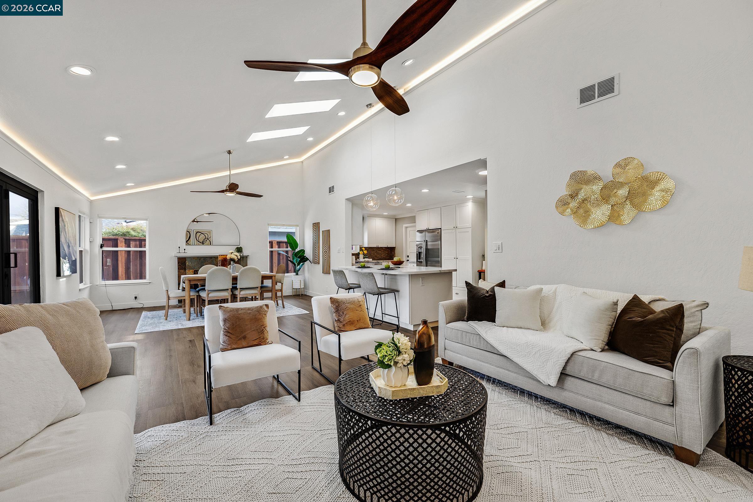 Detail Gallery Image 5 of 39 For 774 San Pablo Dr, Mountain View,  CA 94043 - 3 Beds | 2 Baths