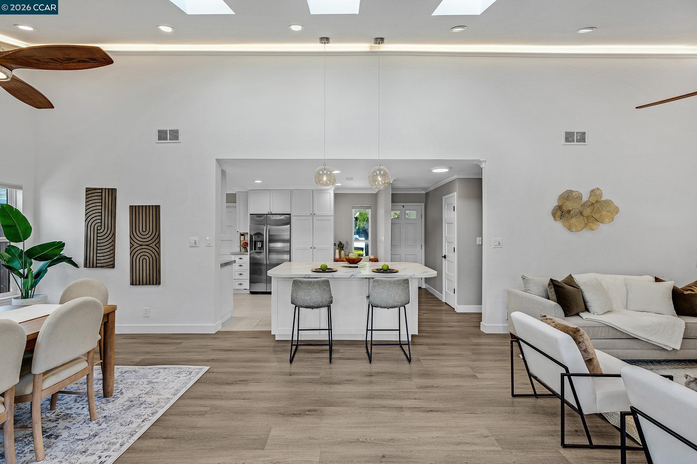 Detail Gallery Image 8 of 39 For 774 San Pablo Dr, Mountain View,  CA 94043 - 3 Beds | 2 Baths