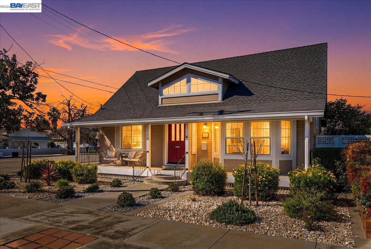 Detail Gallery Image 3 of 56 For 1716 Elm St, Livermore,  CA 94551 - 3 Beds | 1 Baths