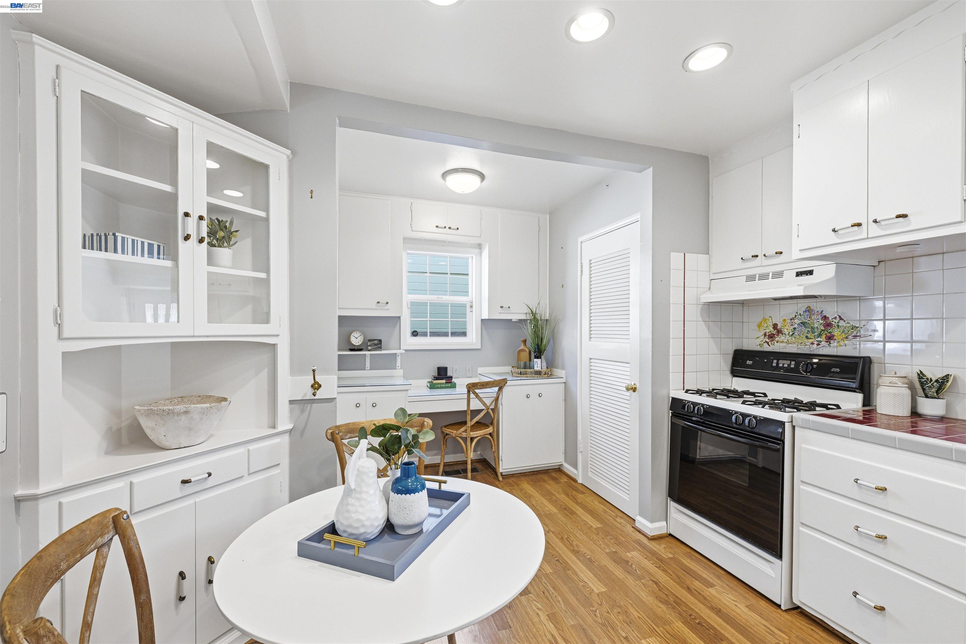 Detail Gallery Image 22 of 56 For 1716 Elm St, Livermore,  CA 94551 - 3 Beds | 1 Baths