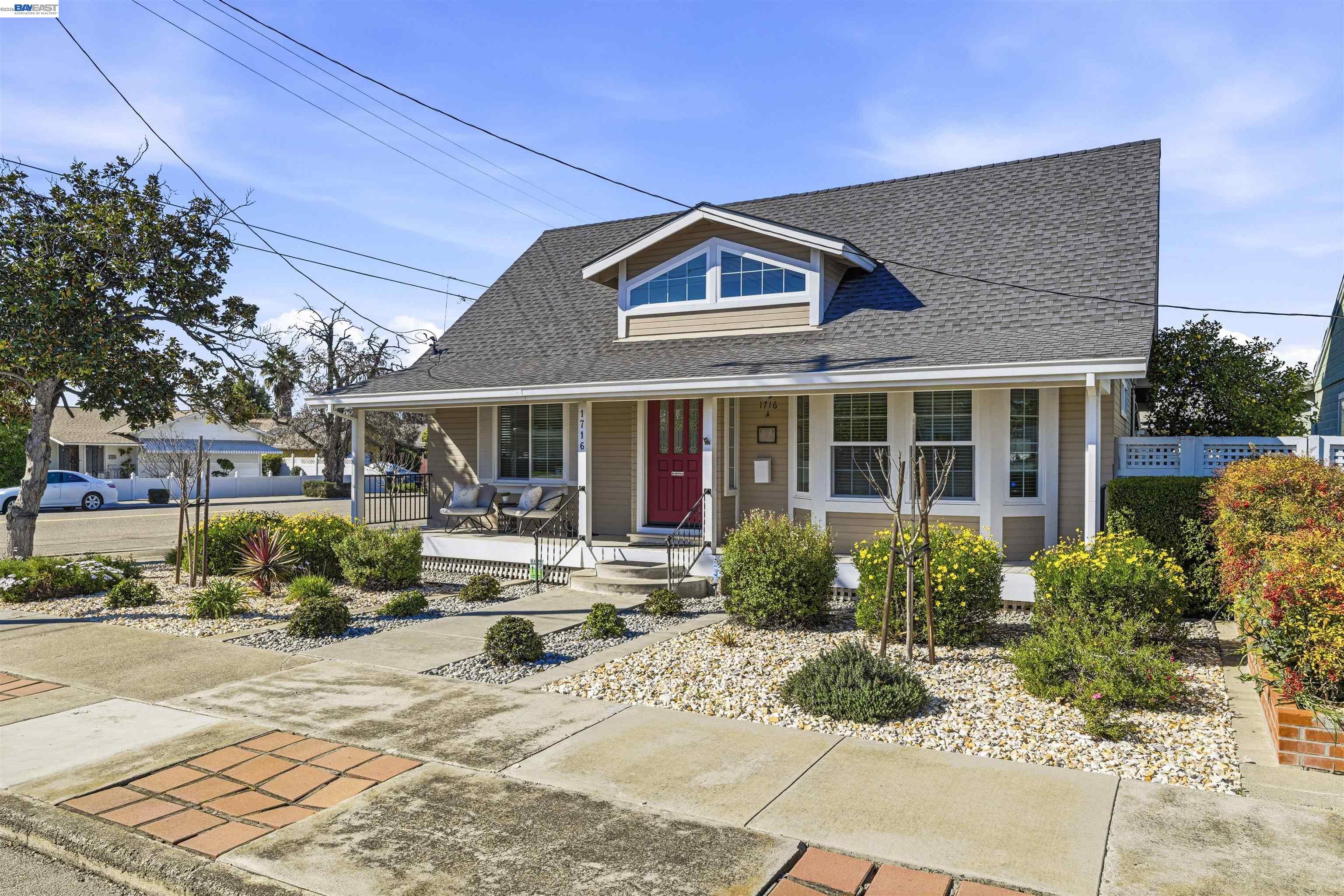 Detail Gallery Image 4 of 56 For 1716 Elm St, Livermore,  CA 94551 - 3 Beds | 1 Baths