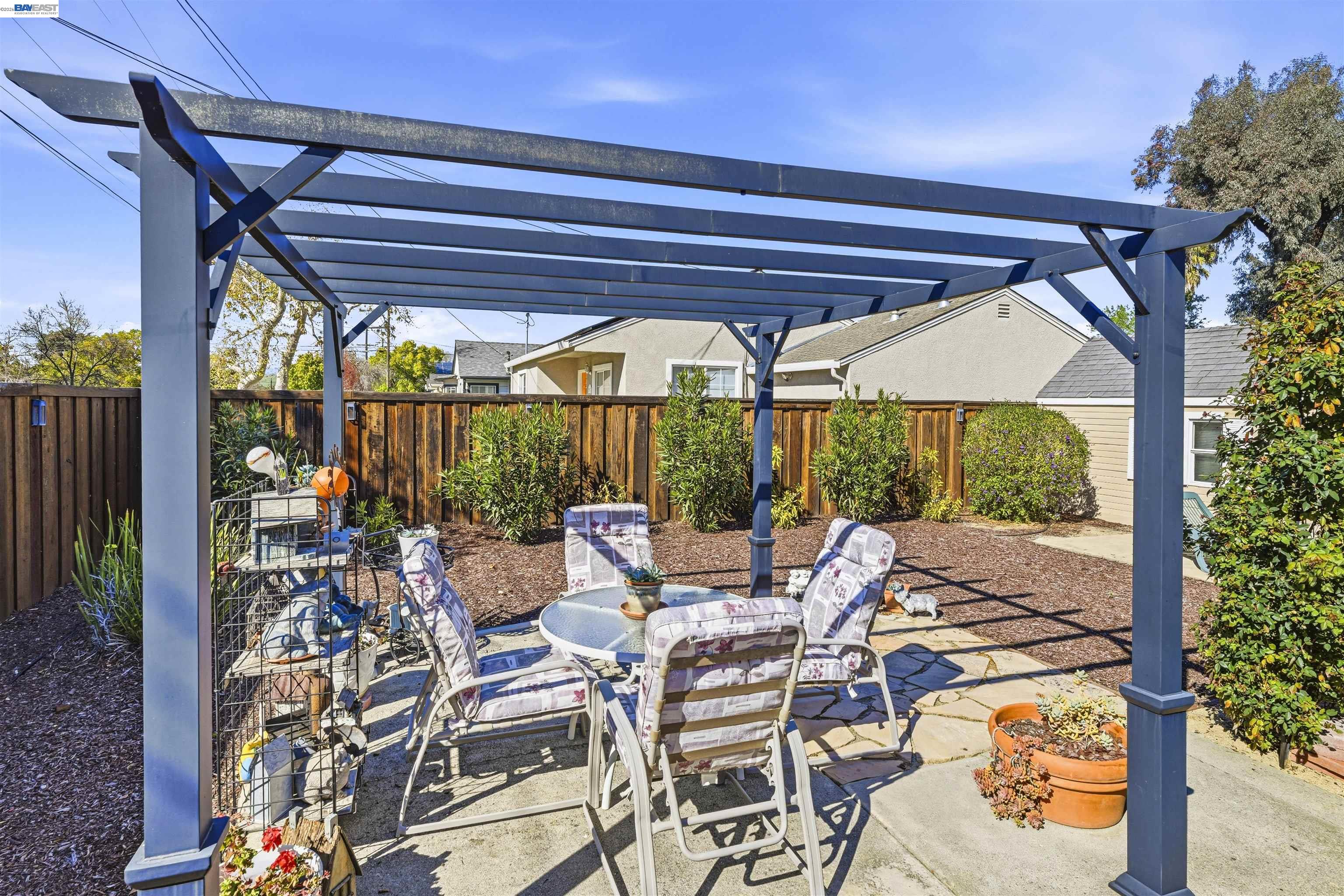 Detail Gallery Image 44 of 56 For 1716 Elm St, Livermore,  CA 94551 - 3 Beds | 1 Baths