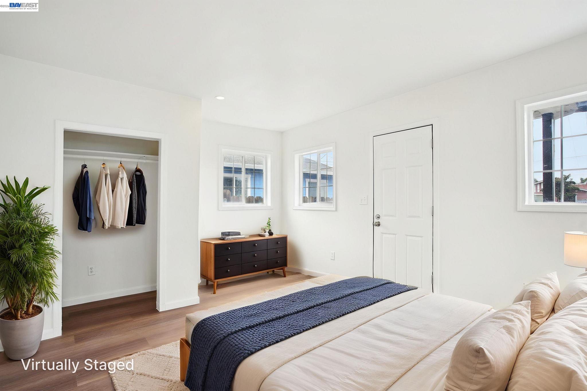 Detail Gallery Image 6 of 14 For 1130 61st Ave, Oakland,  CA 94621 - 5 Beds | 1 Baths