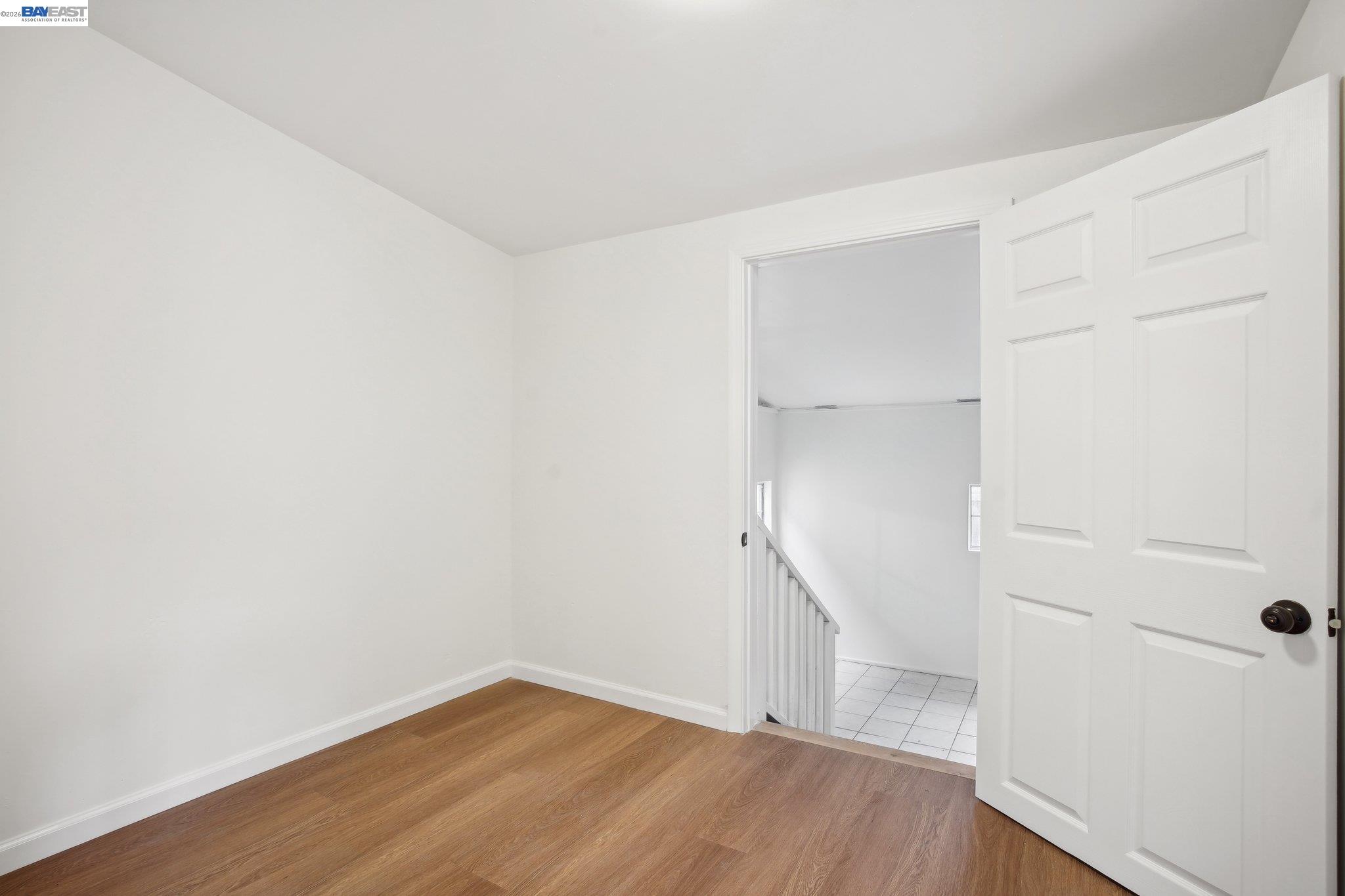 Detail Gallery Image 8 of 14 For 1130 61st Ave, Oakland,  CA 94621 - 5 Beds | 1 Baths