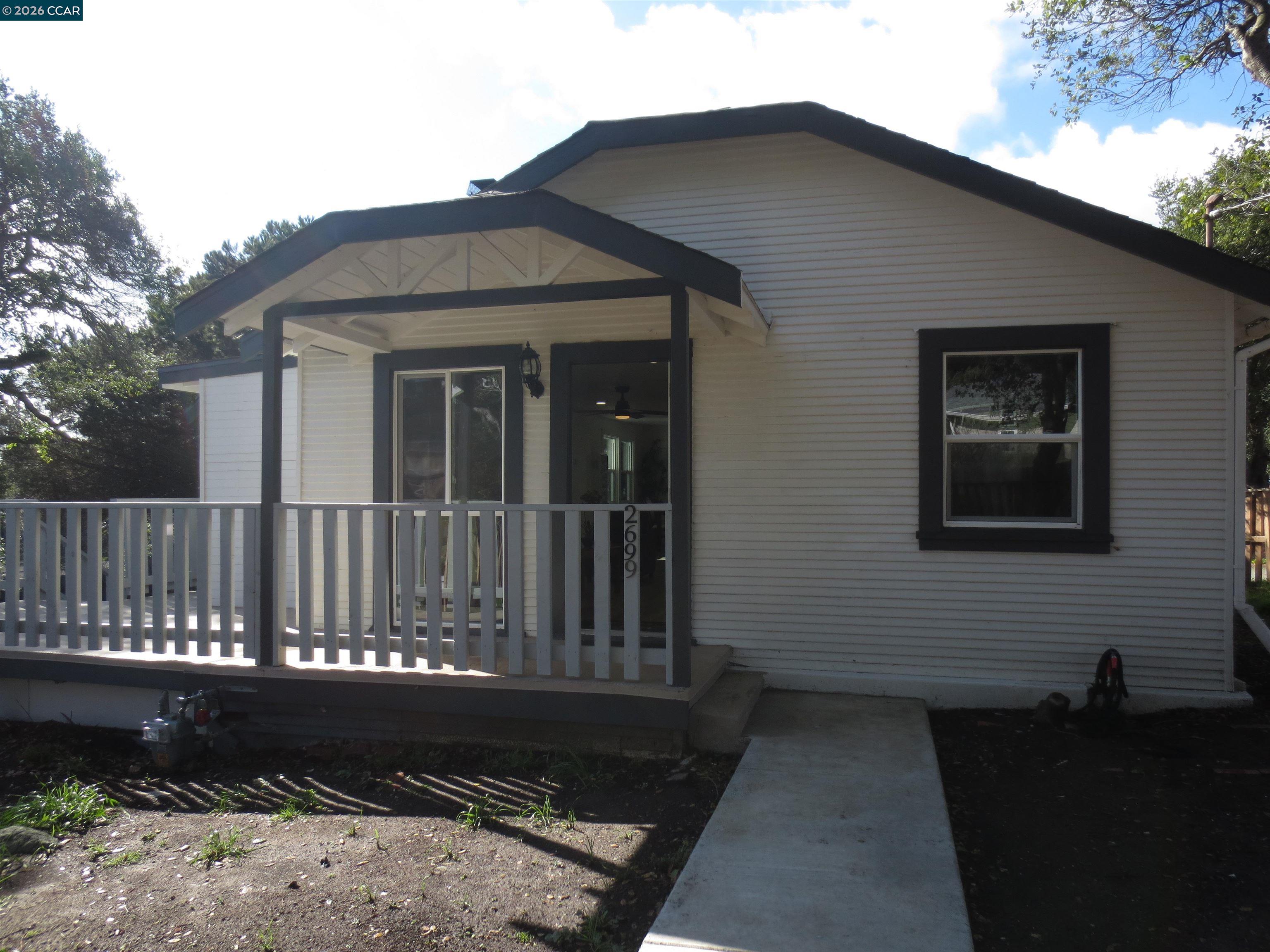 Detail Gallery Image 3 of 33 For 2699 Vale Rd, San Pablo,  CA 94806 - 3 Beds | 2 Baths