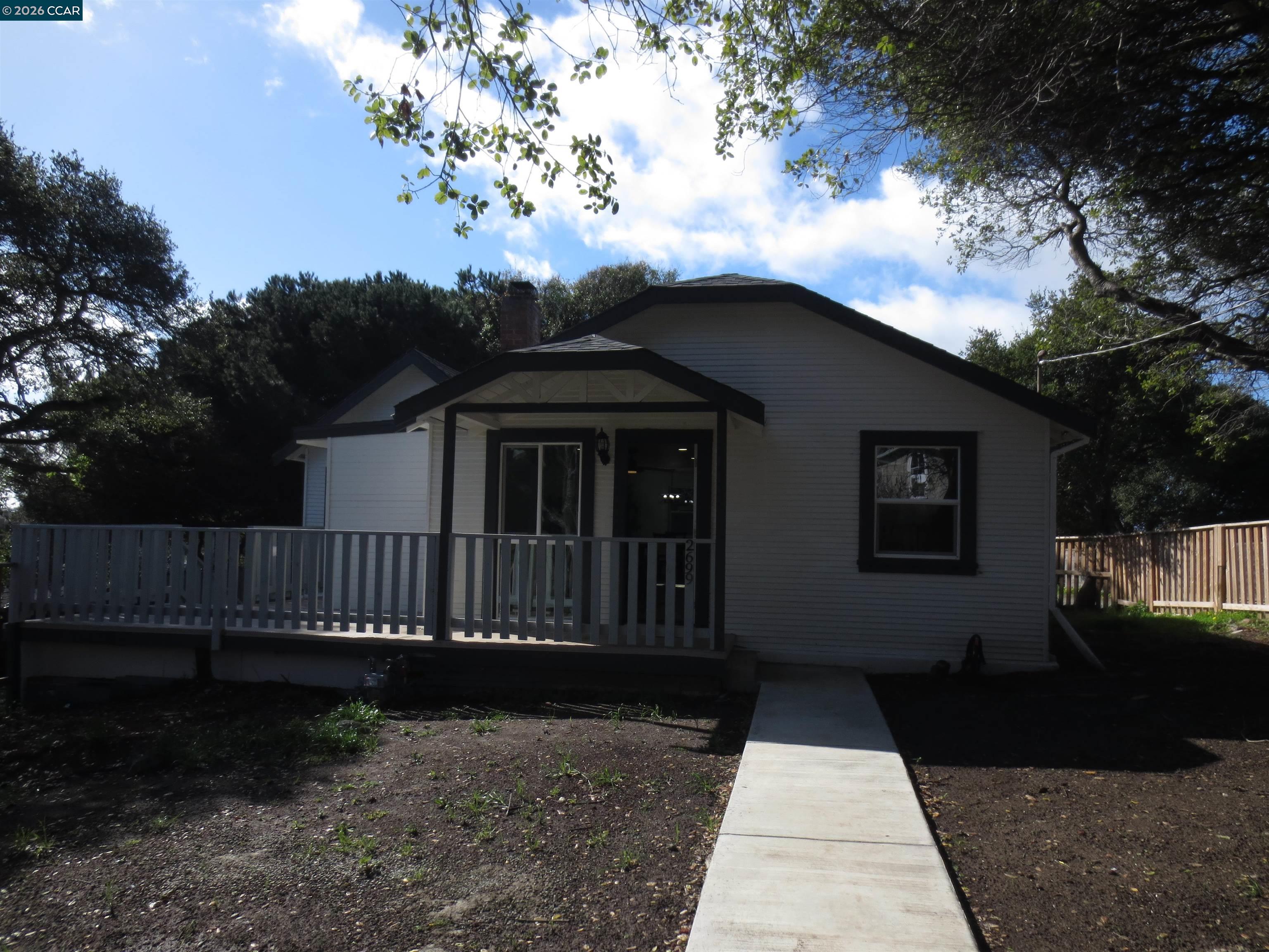 Detail Gallery Image 4 of 33 For 2699 Vale Rd, San Pablo,  CA 94806 - 3 Beds | 2 Baths