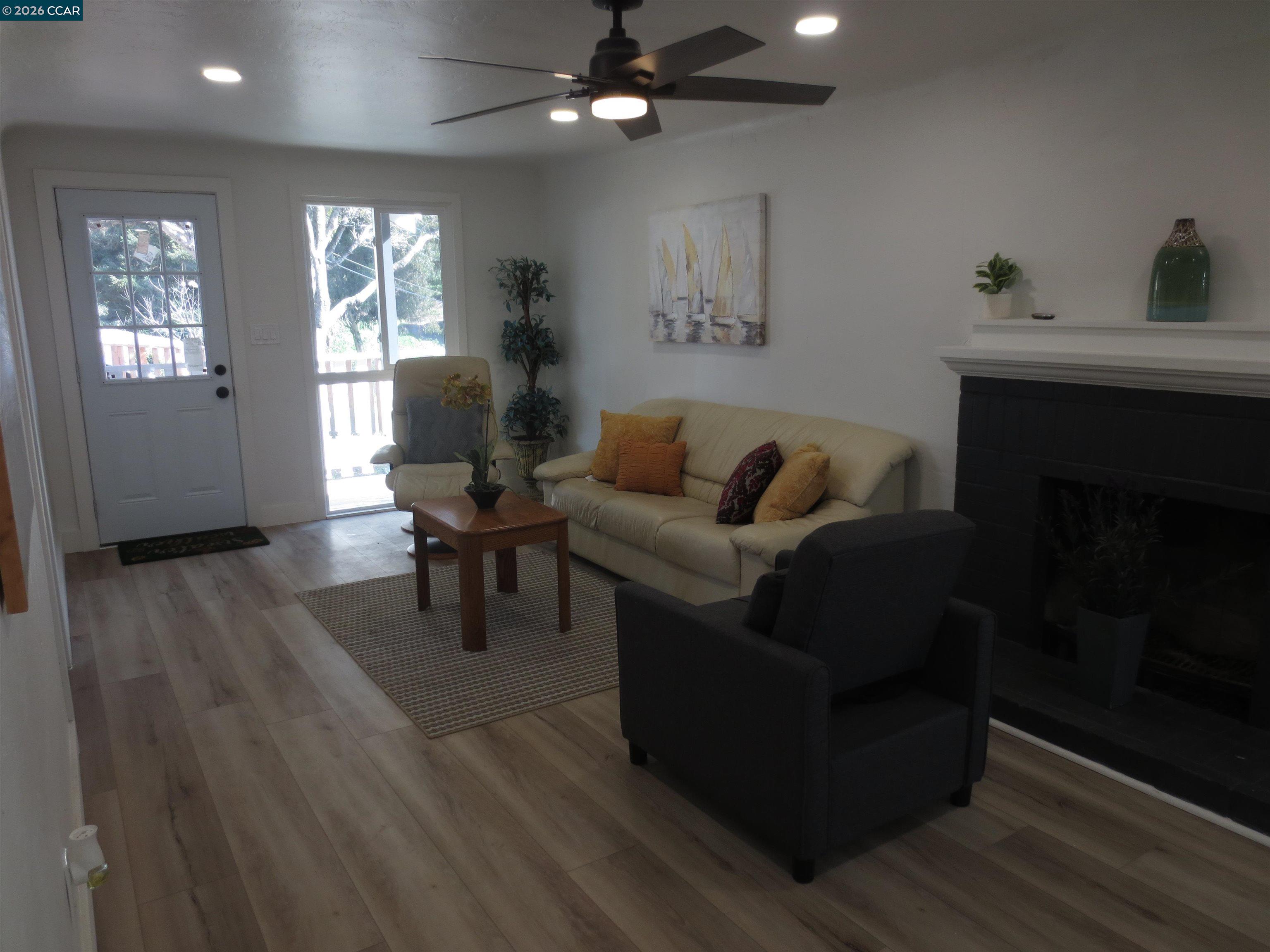 Detail Gallery Image 8 of 33 For 2699 Vale Rd, San Pablo,  CA 94806 - 3 Beds | 2 Baths