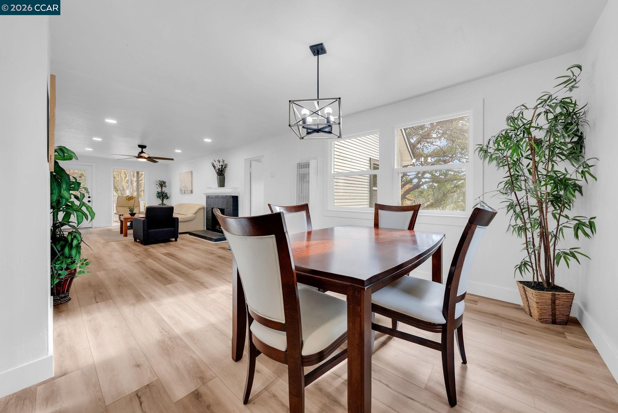 Detail Gallery Image 10 of 33 For 2699 Vale Rd, San Pablo,  CA 94806 - 3 Beds | 2 Baths