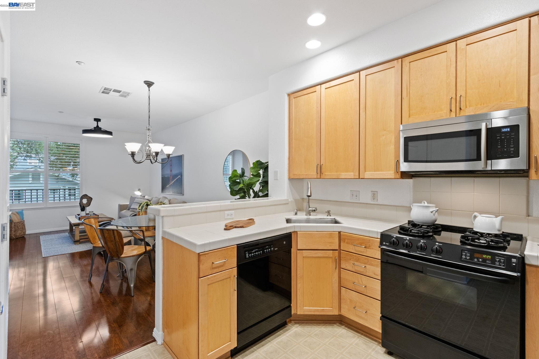 Photo #8: 41124648 Listing: Photo #8