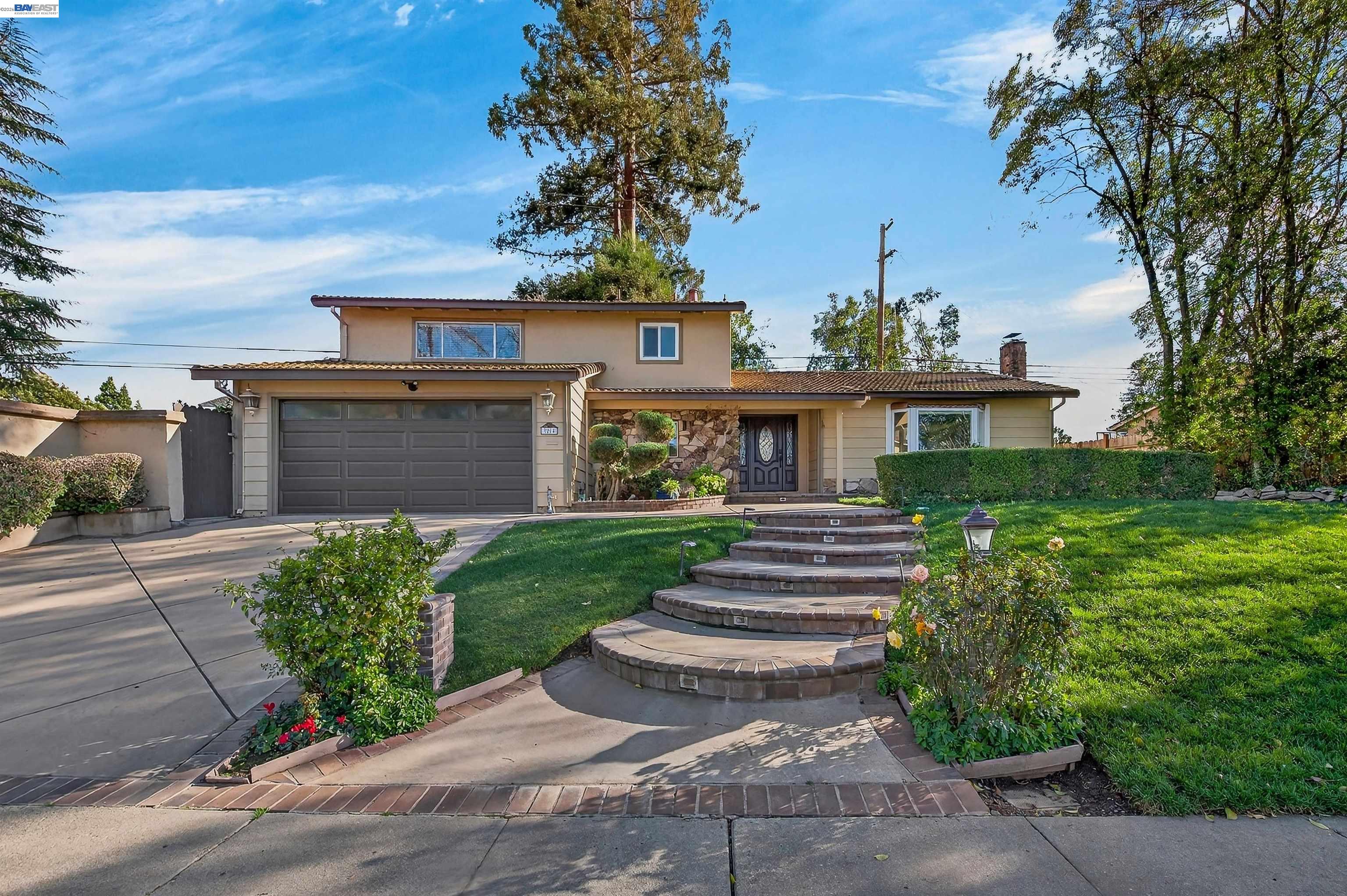 Detail Gallery Image 2 of 41 For 3215 Peachwillow Ln, Walnut Creek,  CA 94598 - 3 Beds | 2/1 Baths