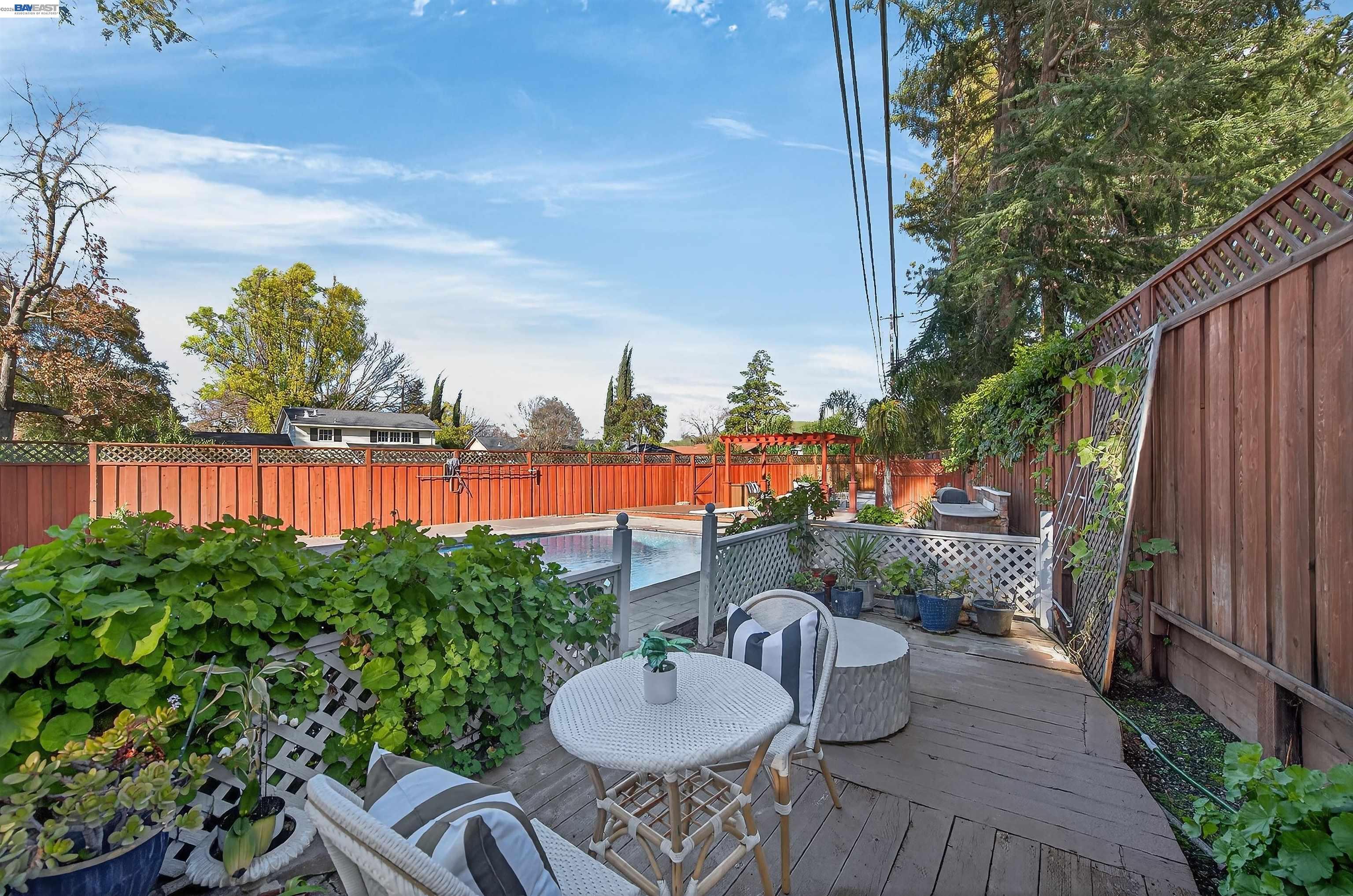 Detail Gallery Image 38 of 41 For 3215 Peachwillow Ln, Walnut Creek,  CA 94598 - 3 Beds | 2/1 Baths