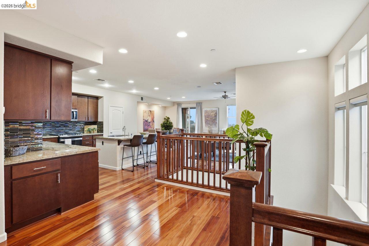 Detail Gallery Image 11 of 52 For 6271 Rocky Point Ct, Oakland,  CA 94605 - 4 Beds | 2/1 Baths