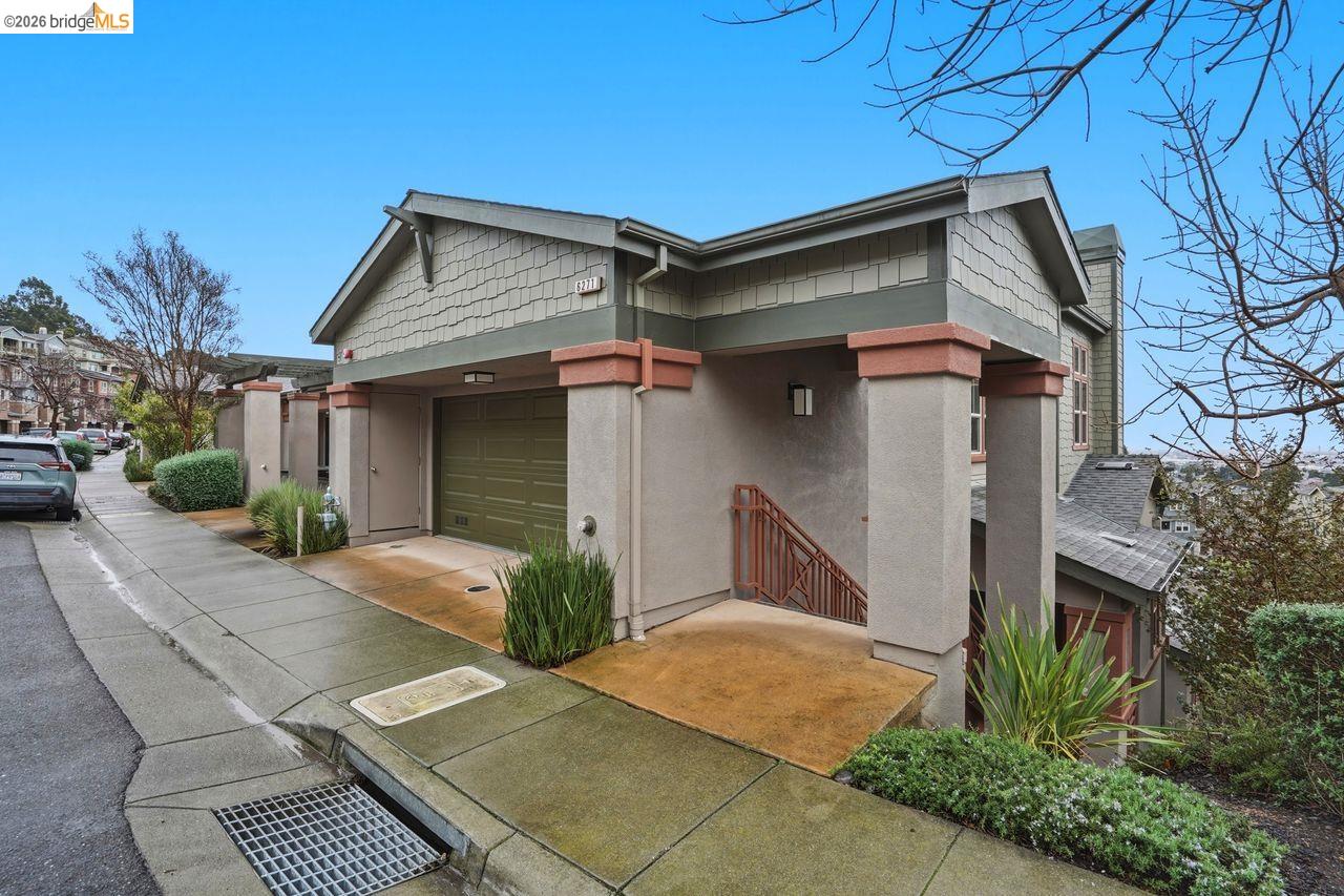 Detail Gallery Image 3 of 52 For 6271 Rocky Point Ct, Oakland,  CA 94605 - 4 Beds | 2/1 Baths